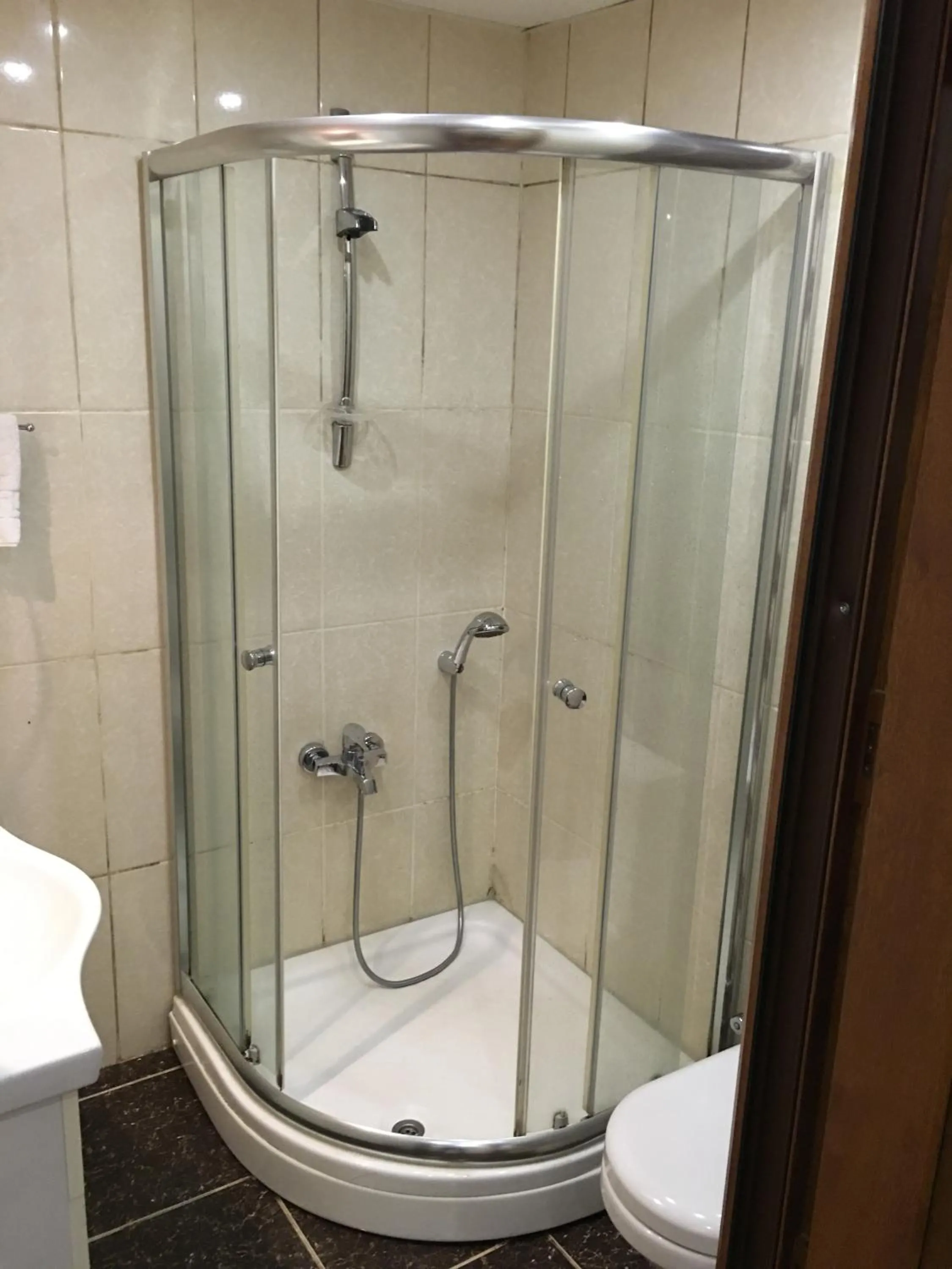 Bathroom in Birinci Apart Hotel