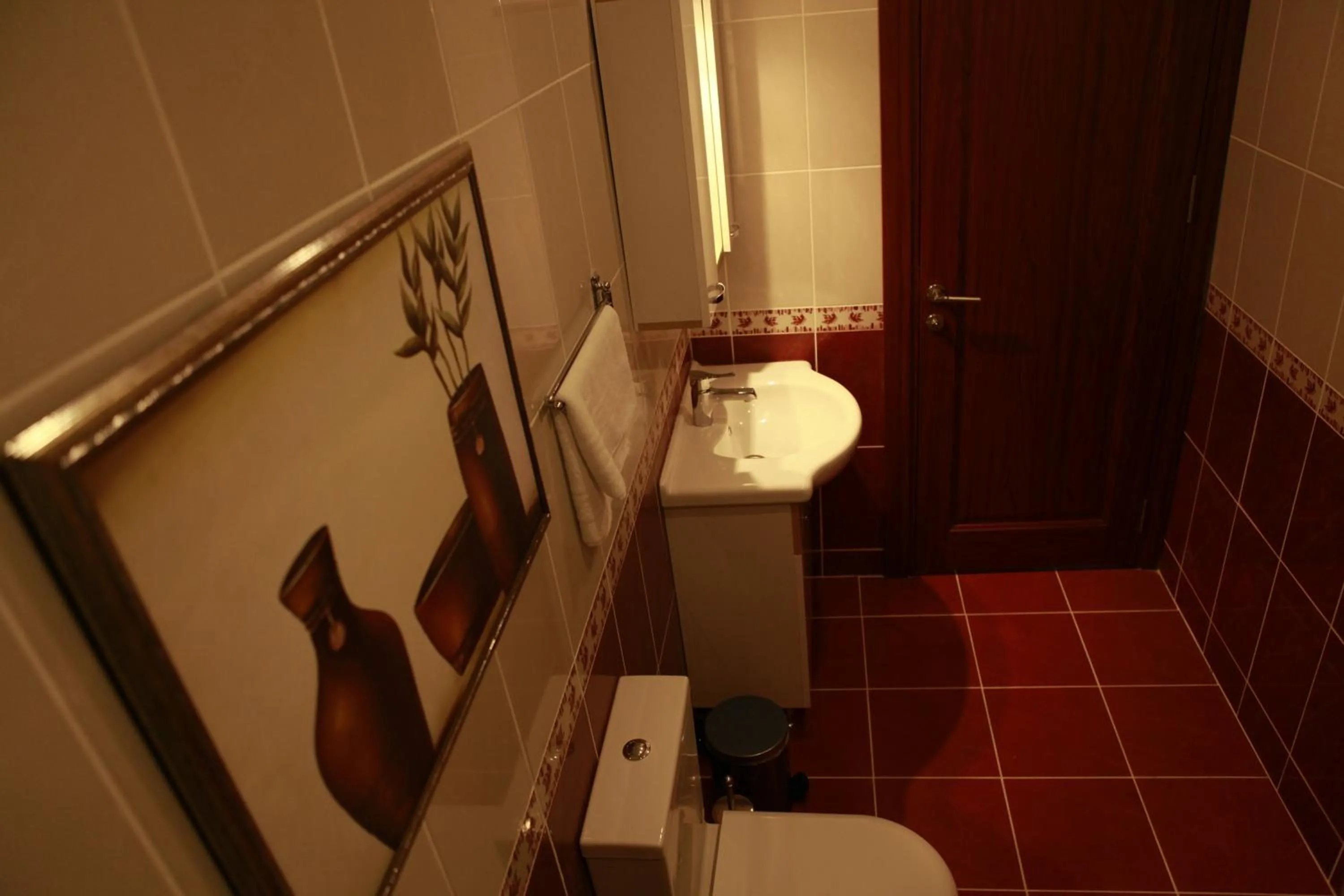 Shower in Birinci Apart Hotel