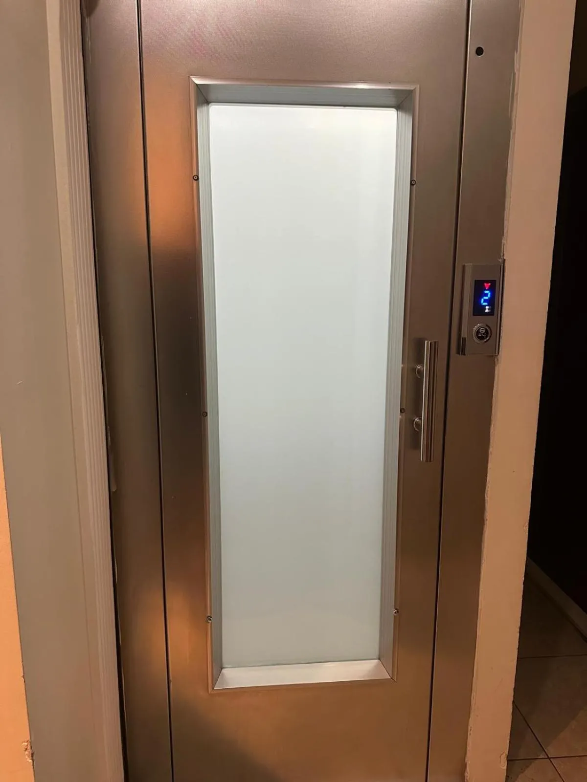 elevator in Birinci Apart Hotel