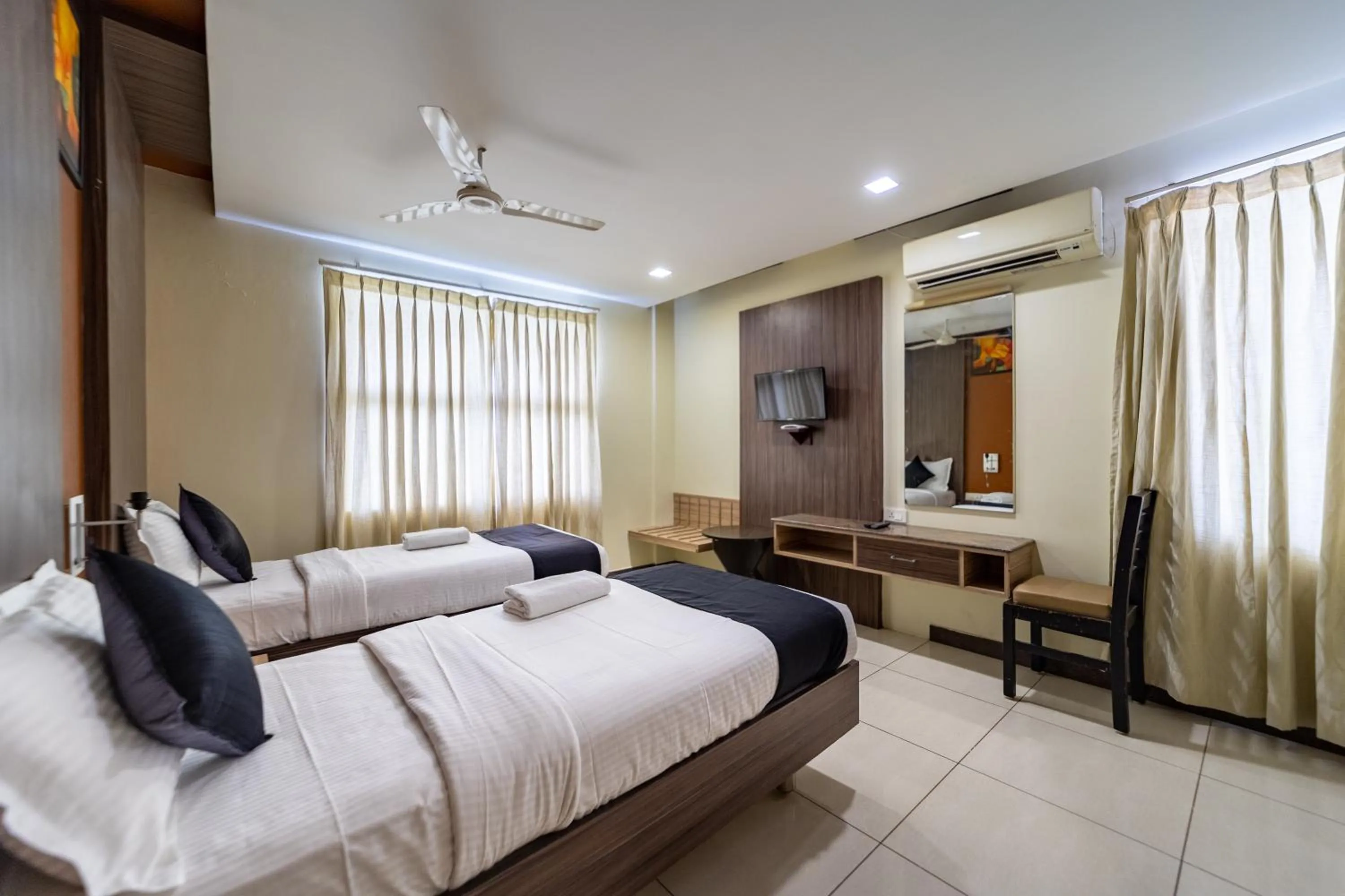 Bed in Ranas Residency