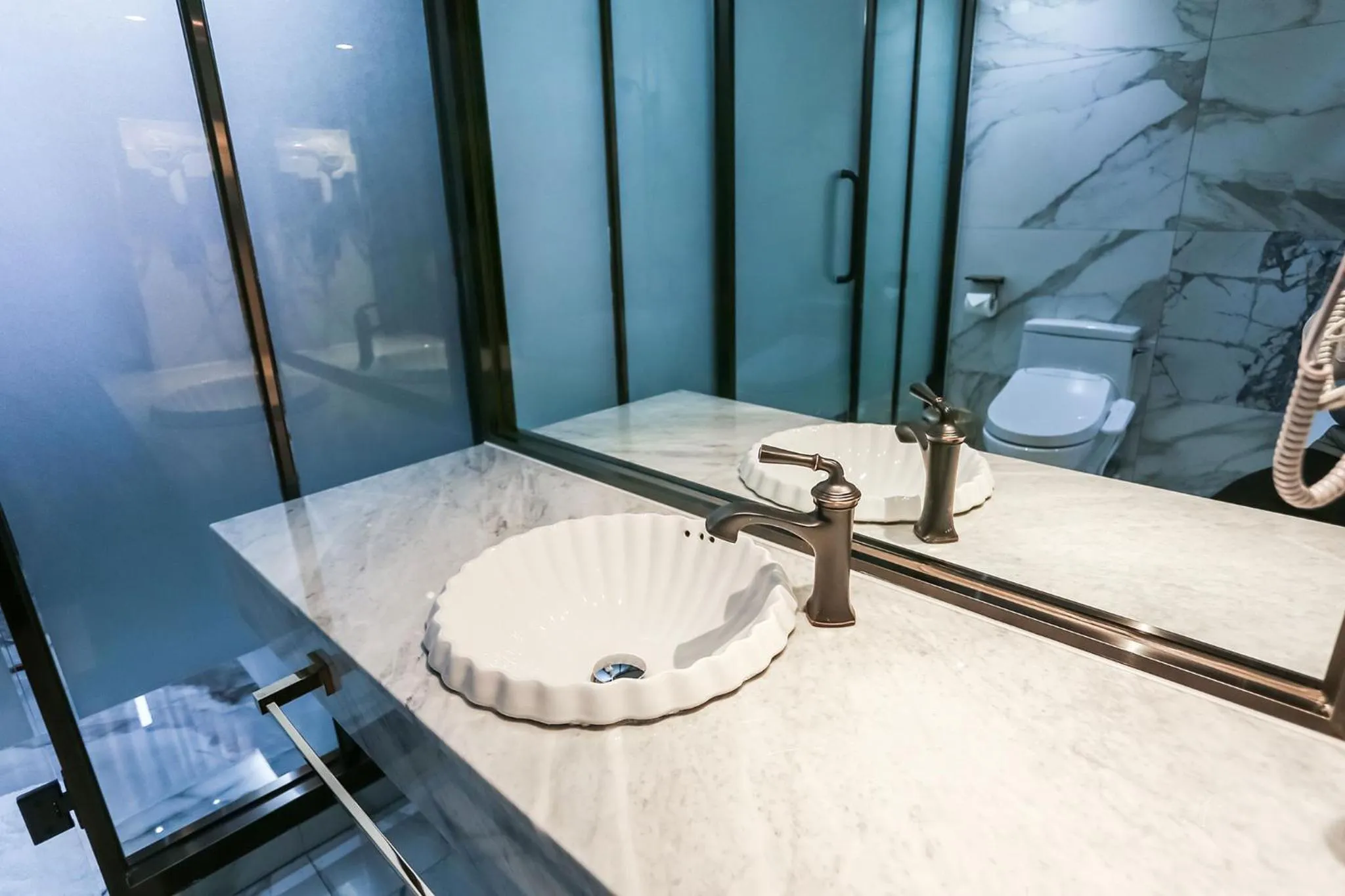 Toilet in The Post Hotel