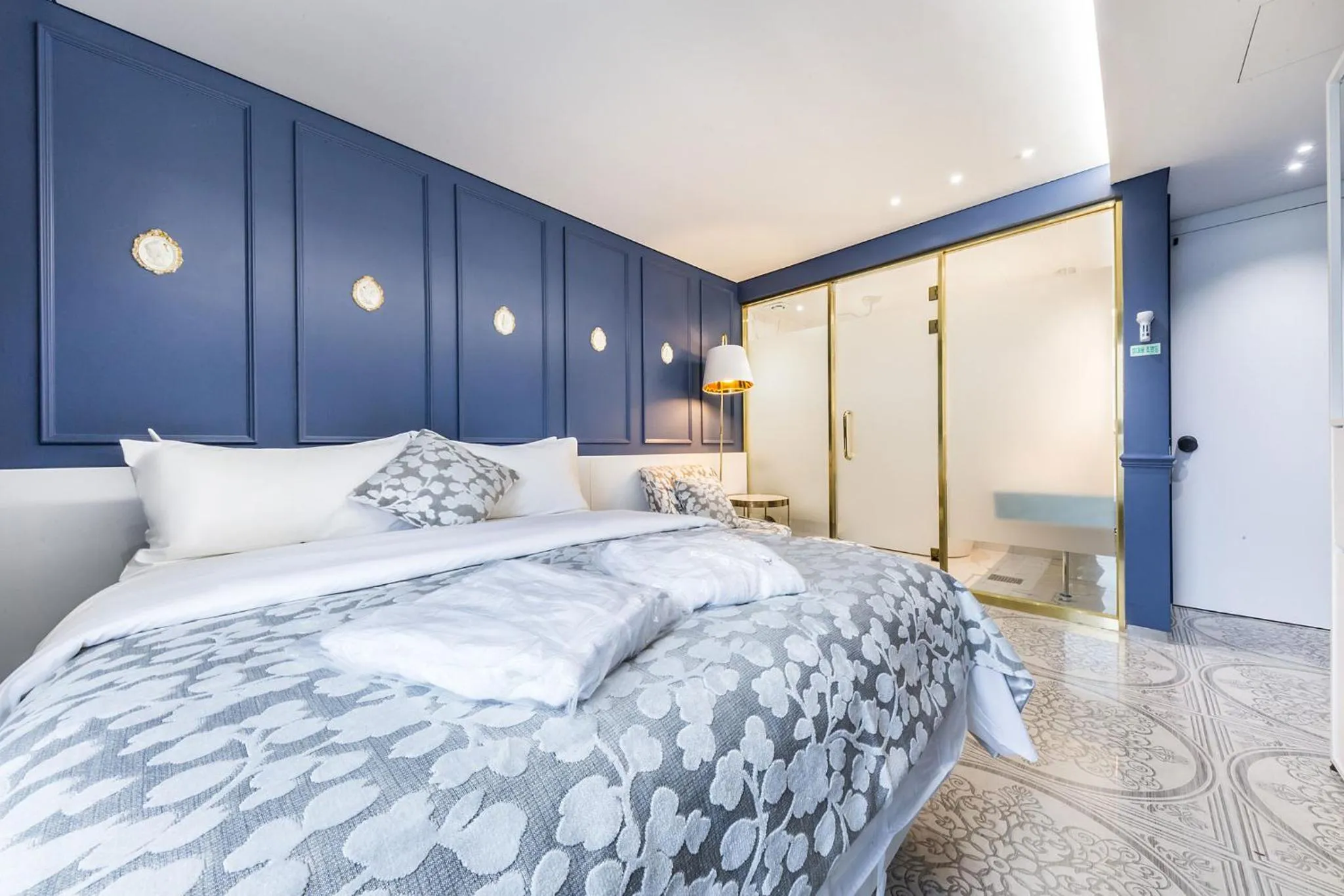 Bedroom, Bed in The Post Hotel