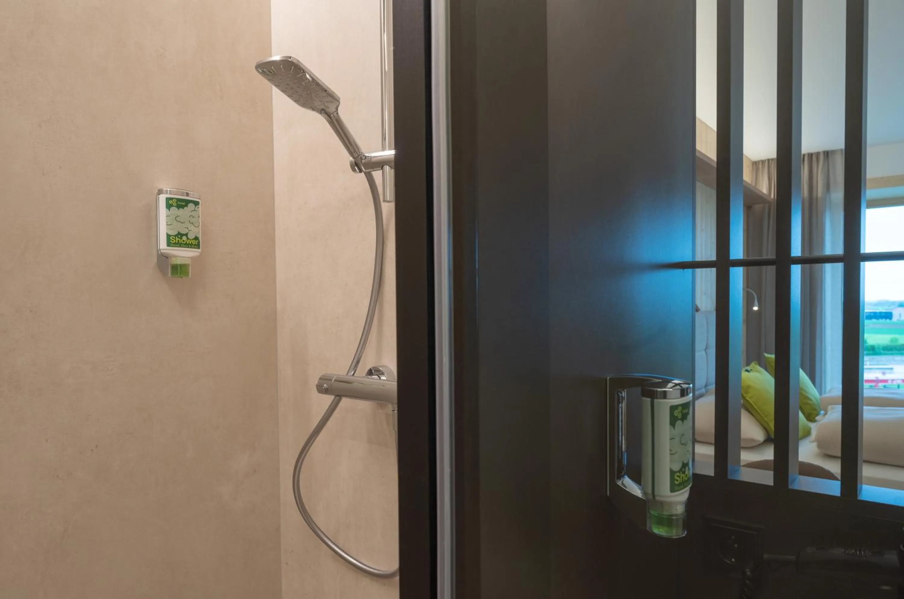 Shower in eee Hotel Eberstalzell