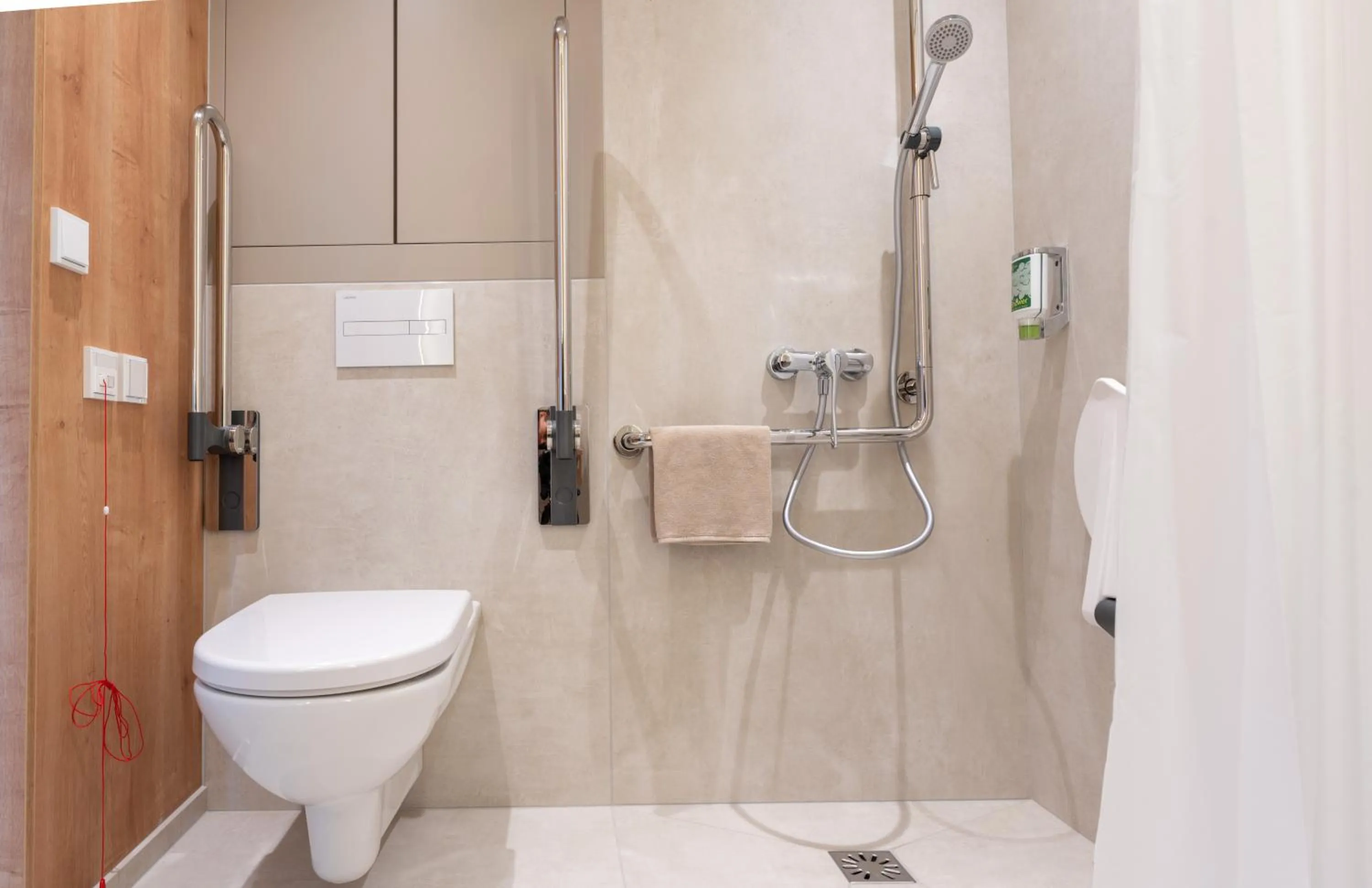 Shower in eee Hotel Eberstalzell