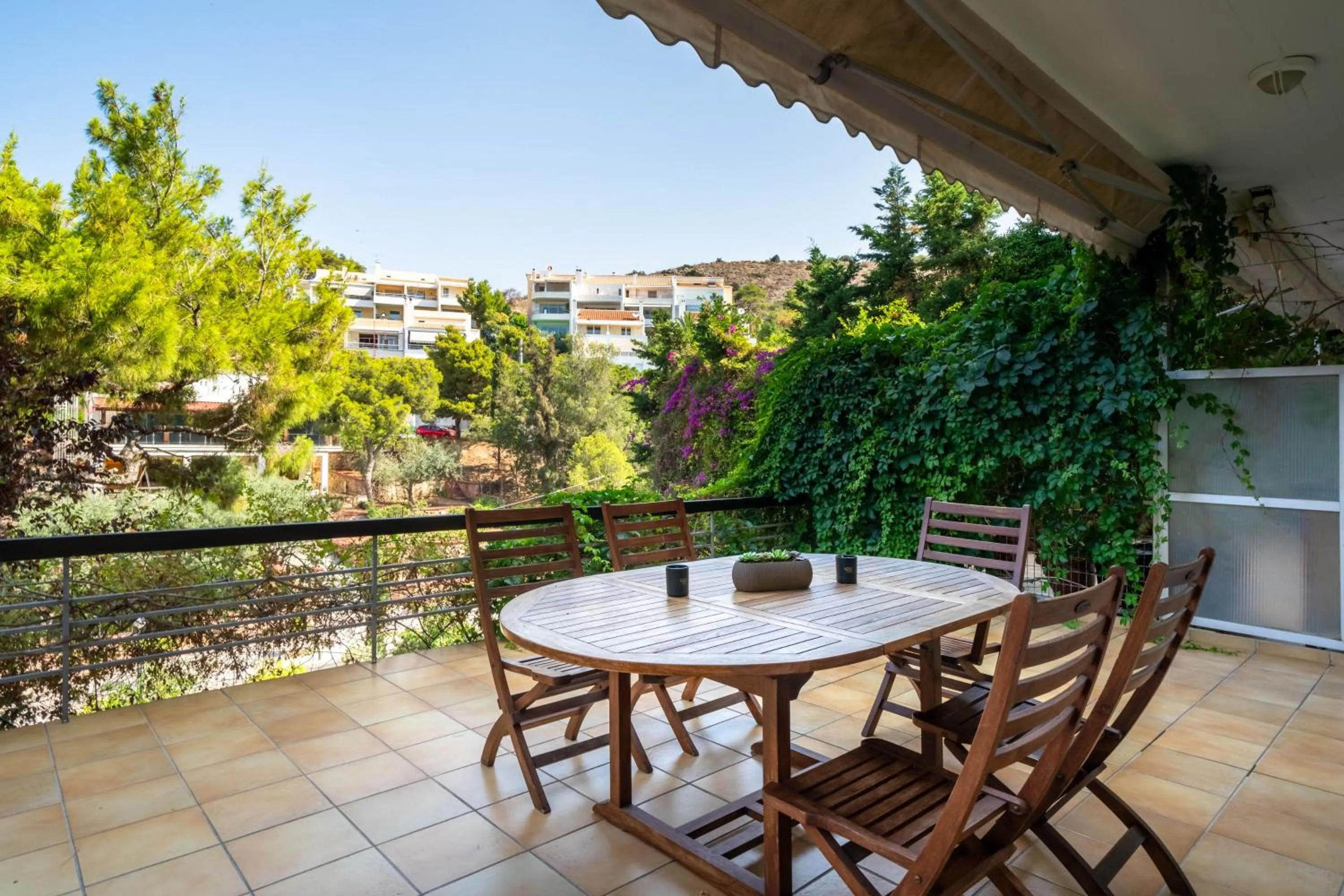 Patio in Vouliagmeni Honeymoon Suite by First Class Properties