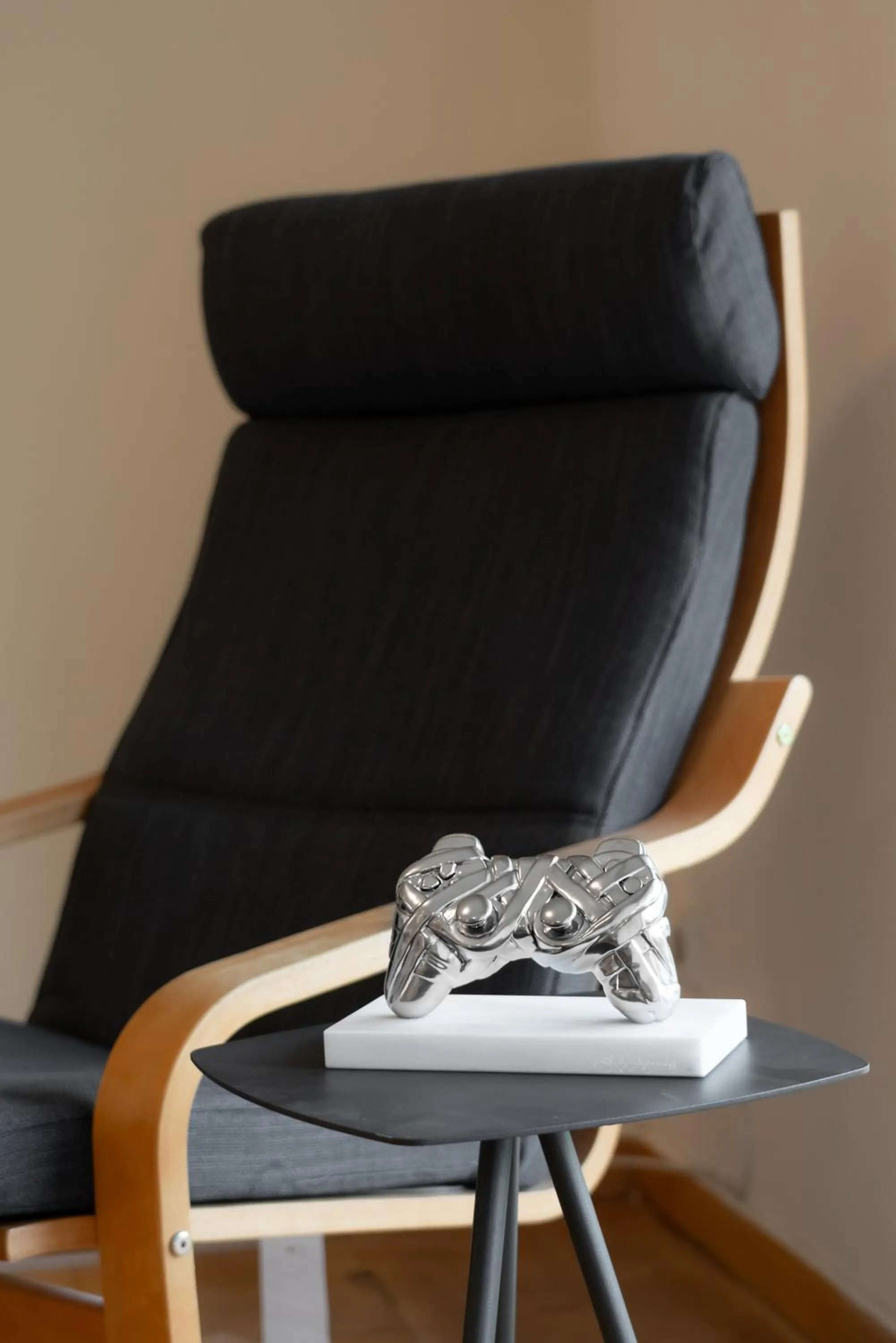 Seating area in Vouliagmeni Honeymoon Suite by First Class Properties