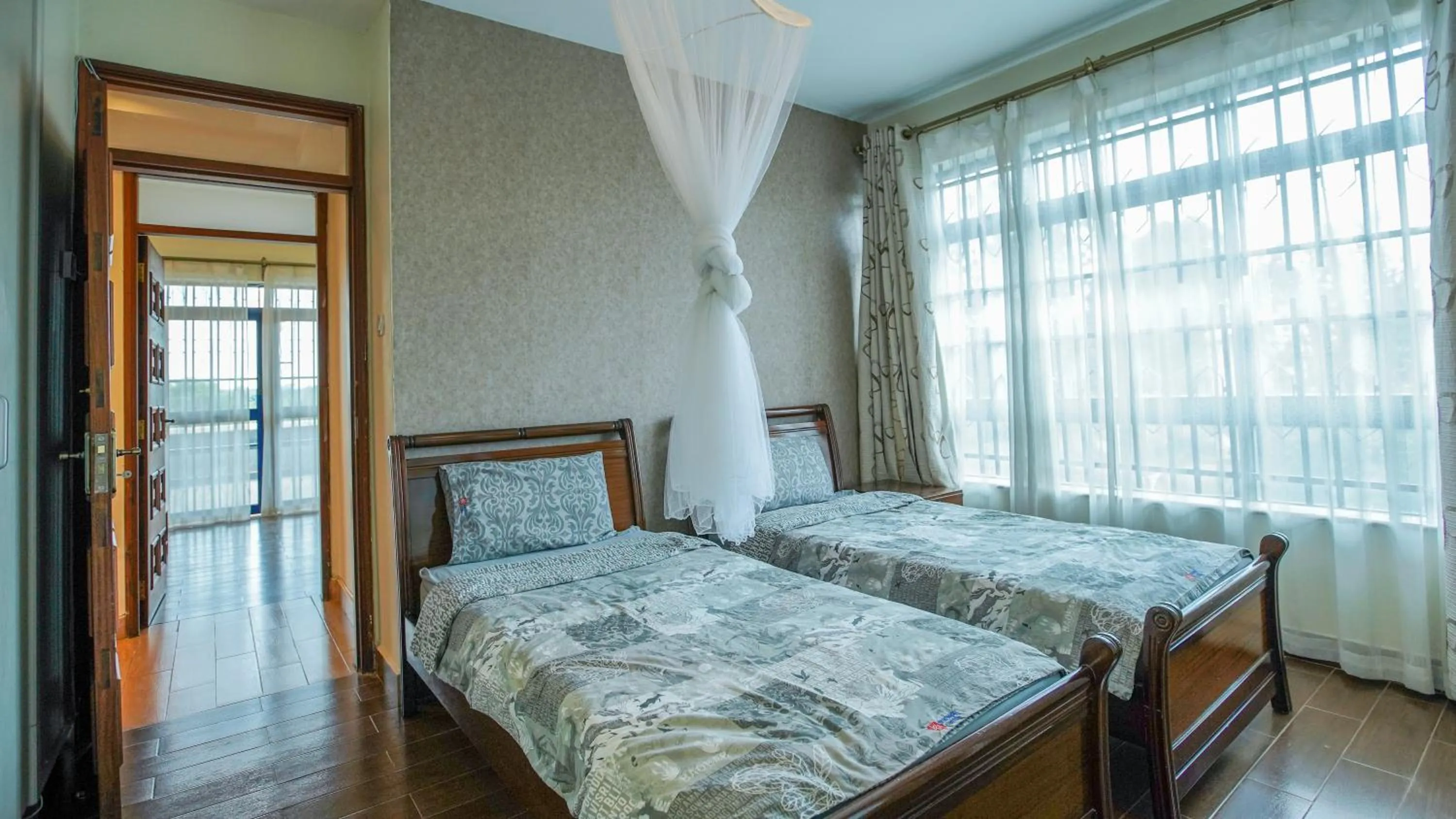 Bed in Warwick Centre