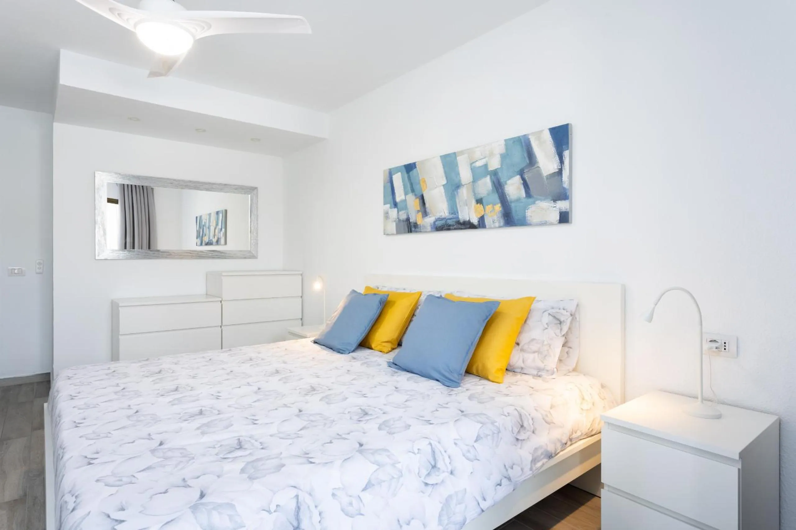 Bed in Castle Harbour