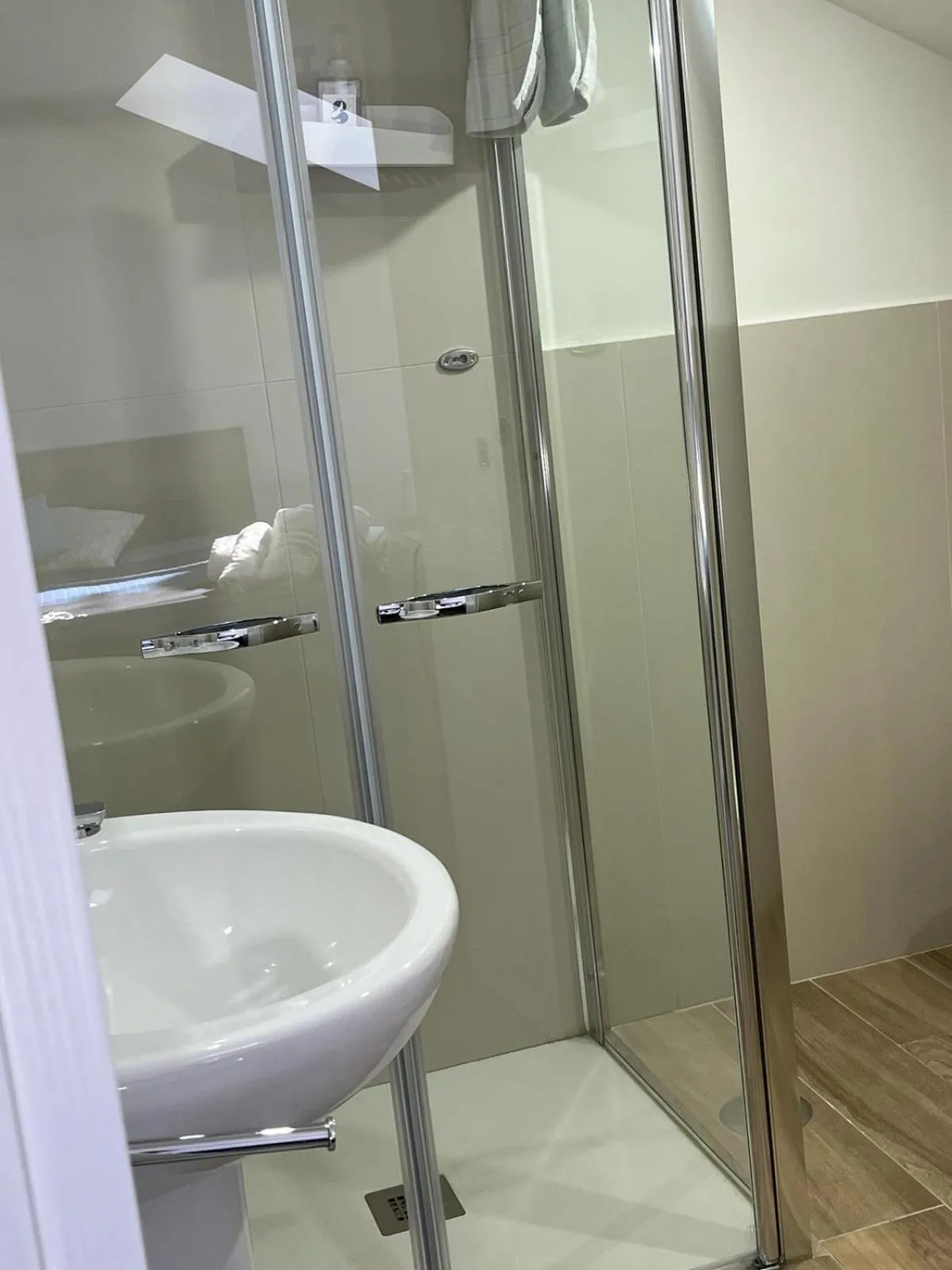 Shower in GIULY SUITES & ROOMS