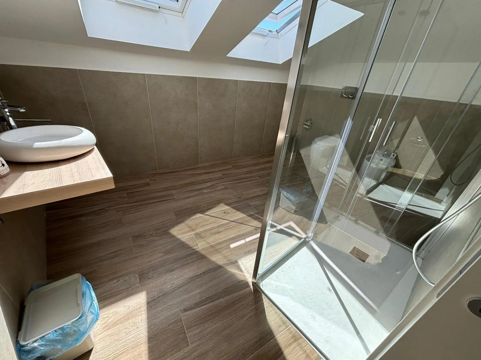 Shower in GIULY SUITES & ROOMS