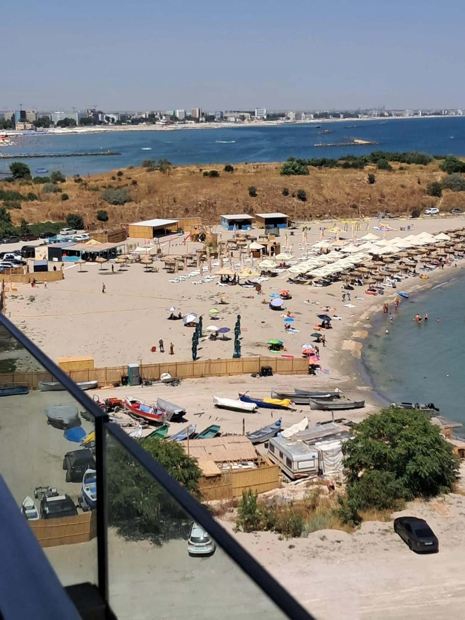 Luxury beachfront apt - quite area, 100 sqm