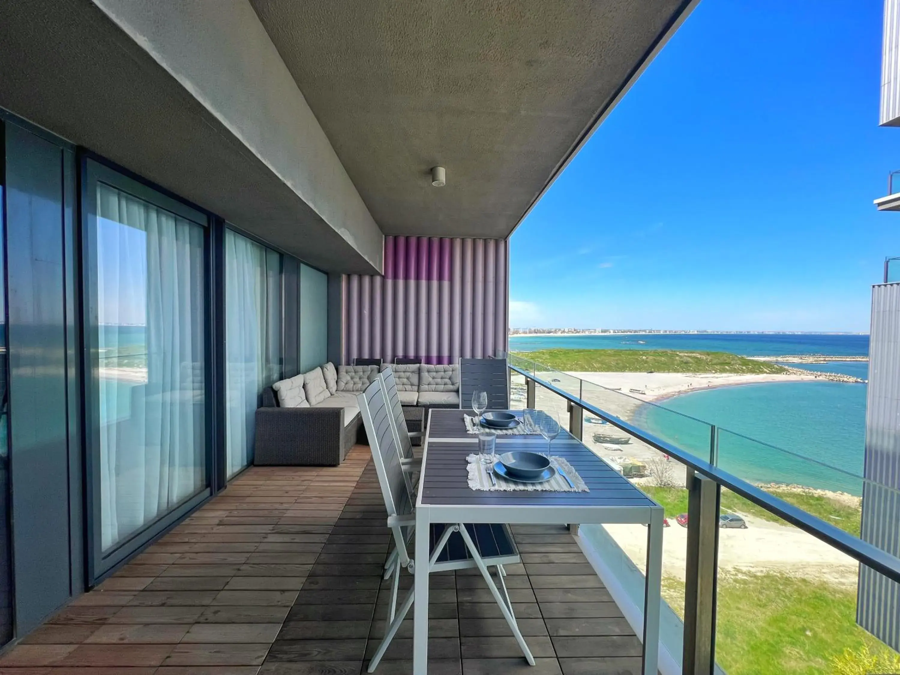 Luxury beachfront apt - quite area, 100 sqm Luxury beachfront apt - quite area, 100 sqm