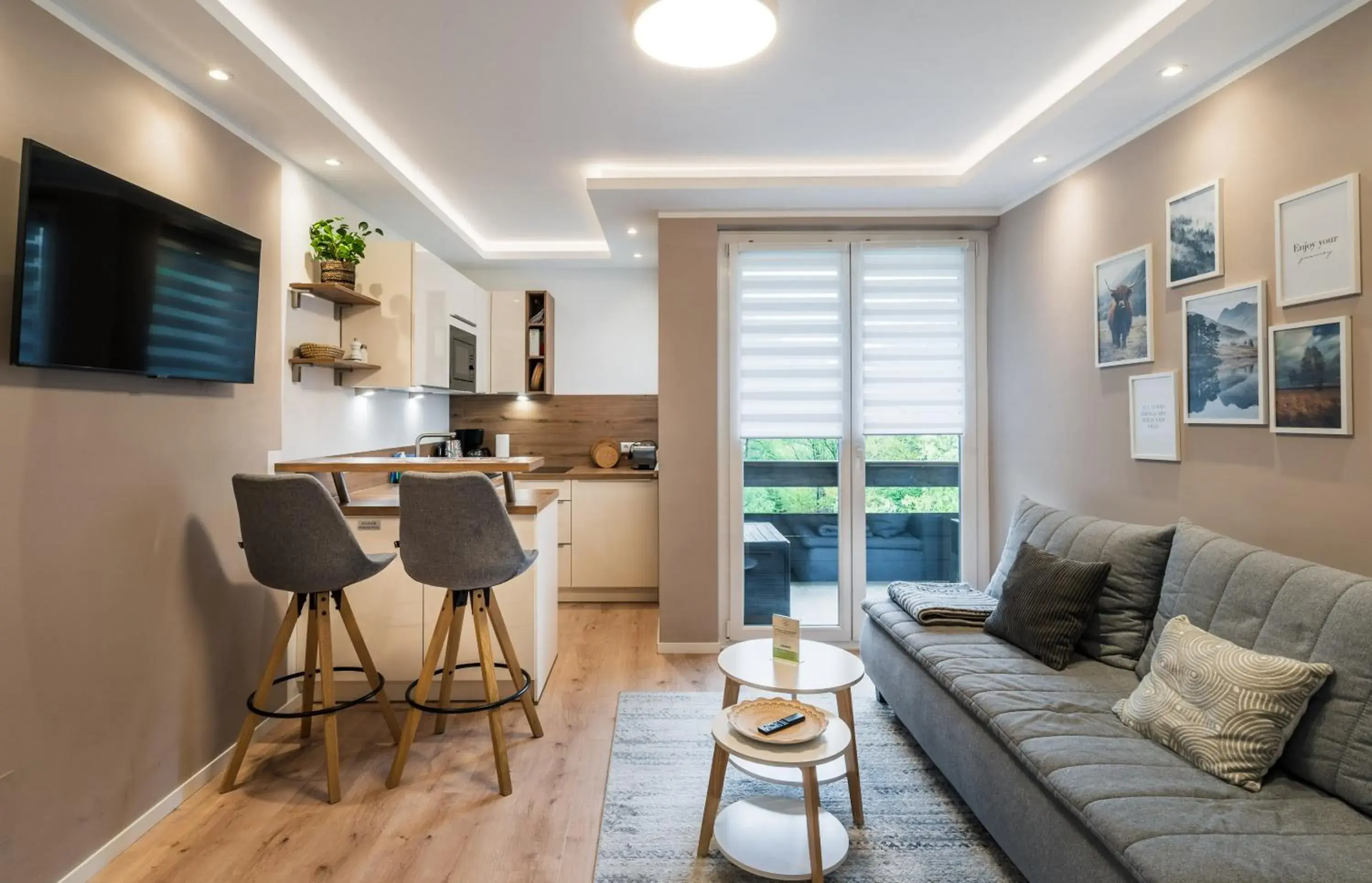 Budget Studio with Balcony (2 Adults) in Appartementanlage Thermenblick SKI IN & SKI OUT Budget Studio with Balcony (2 Adults) in Appartementanlage Thermenblick SKI IN & SKI OUT
