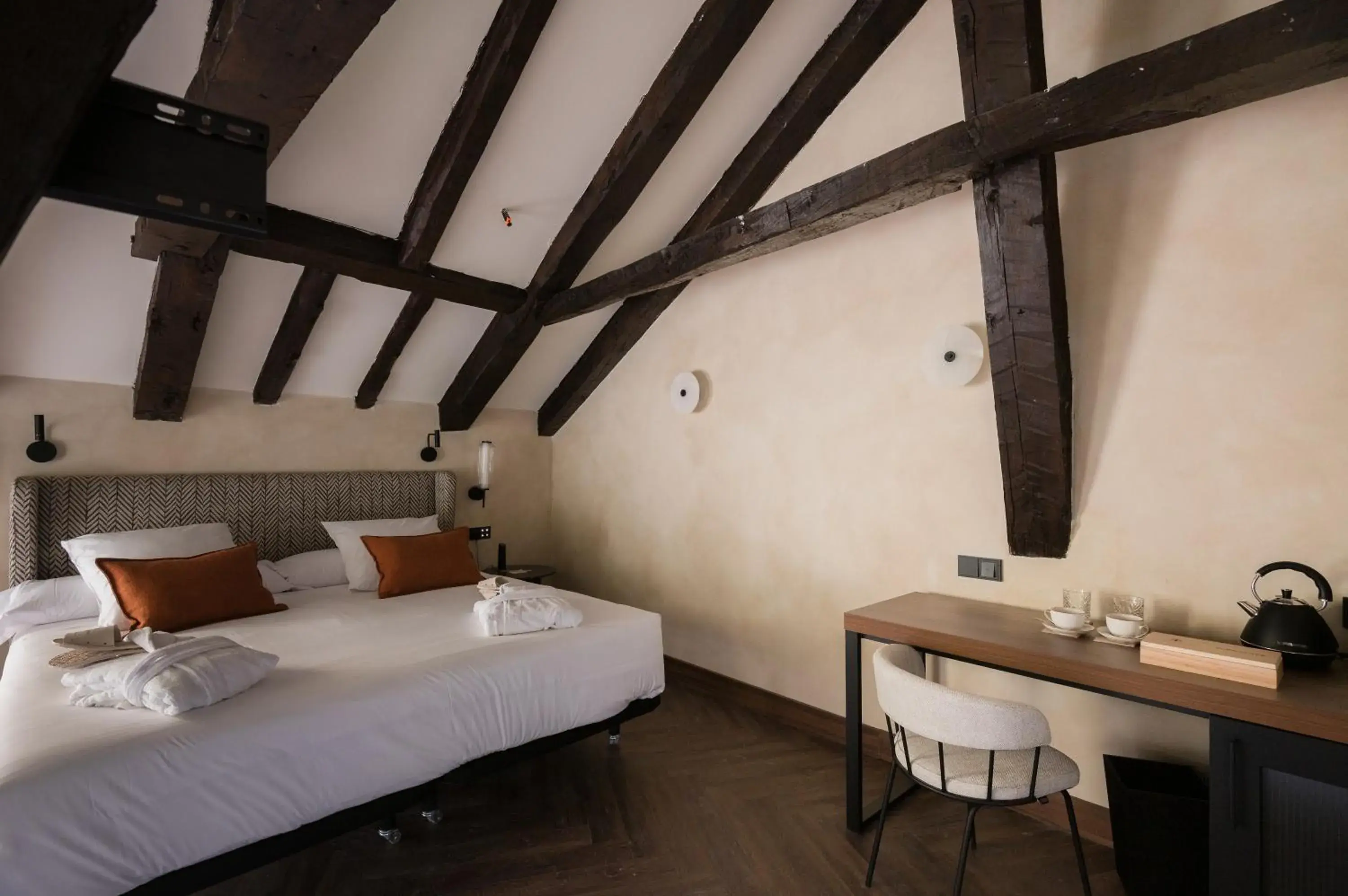 Coffee/tea facilities, Bed in Castilla Termal Brihuega Coffee/tea facilities, Bed in Castilla Termal Brihuega