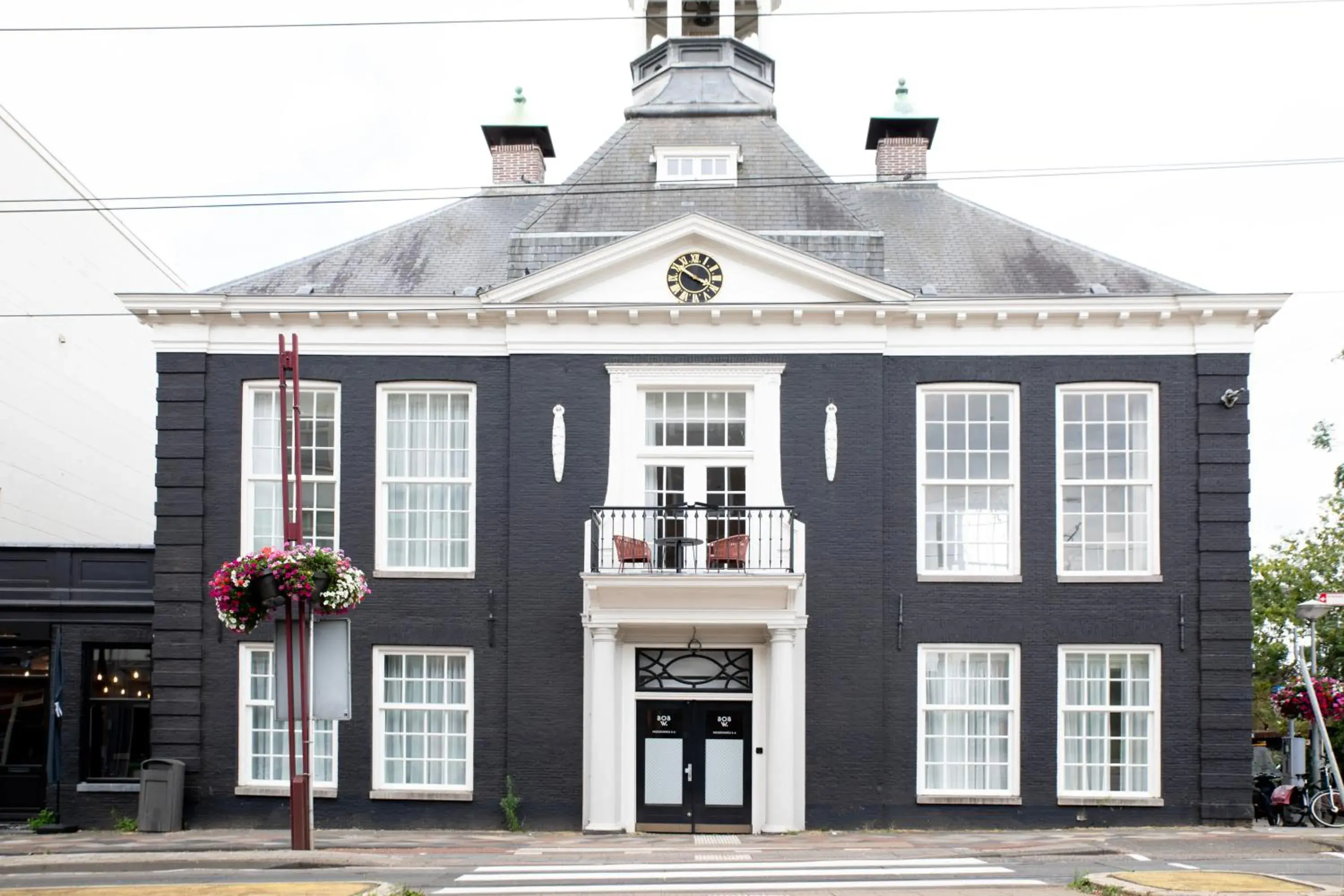 Facade/entrance in Bob W Oosterpark Facade/entrance in Bob W Oosterpark