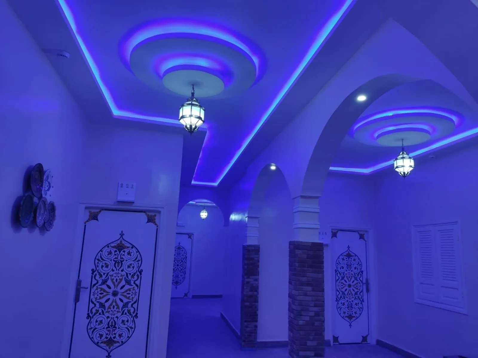 Communal lounge/ TV room in Hotel Mentaga