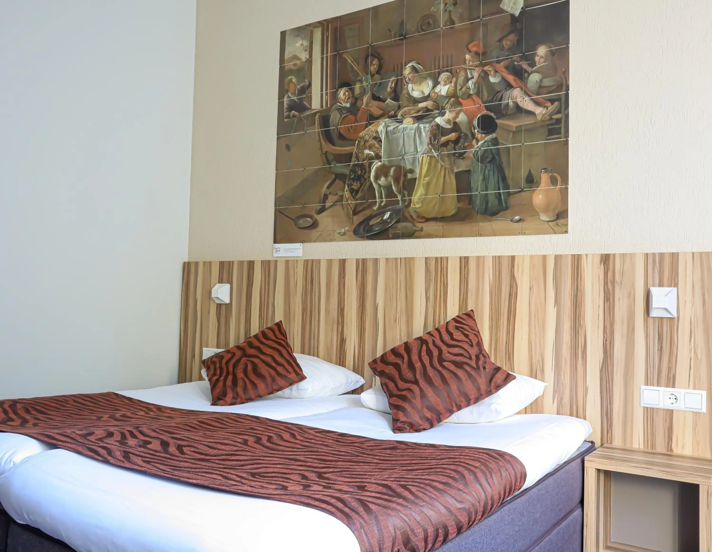 Shower, Bed in Hotel Asterisk, a family run hotel