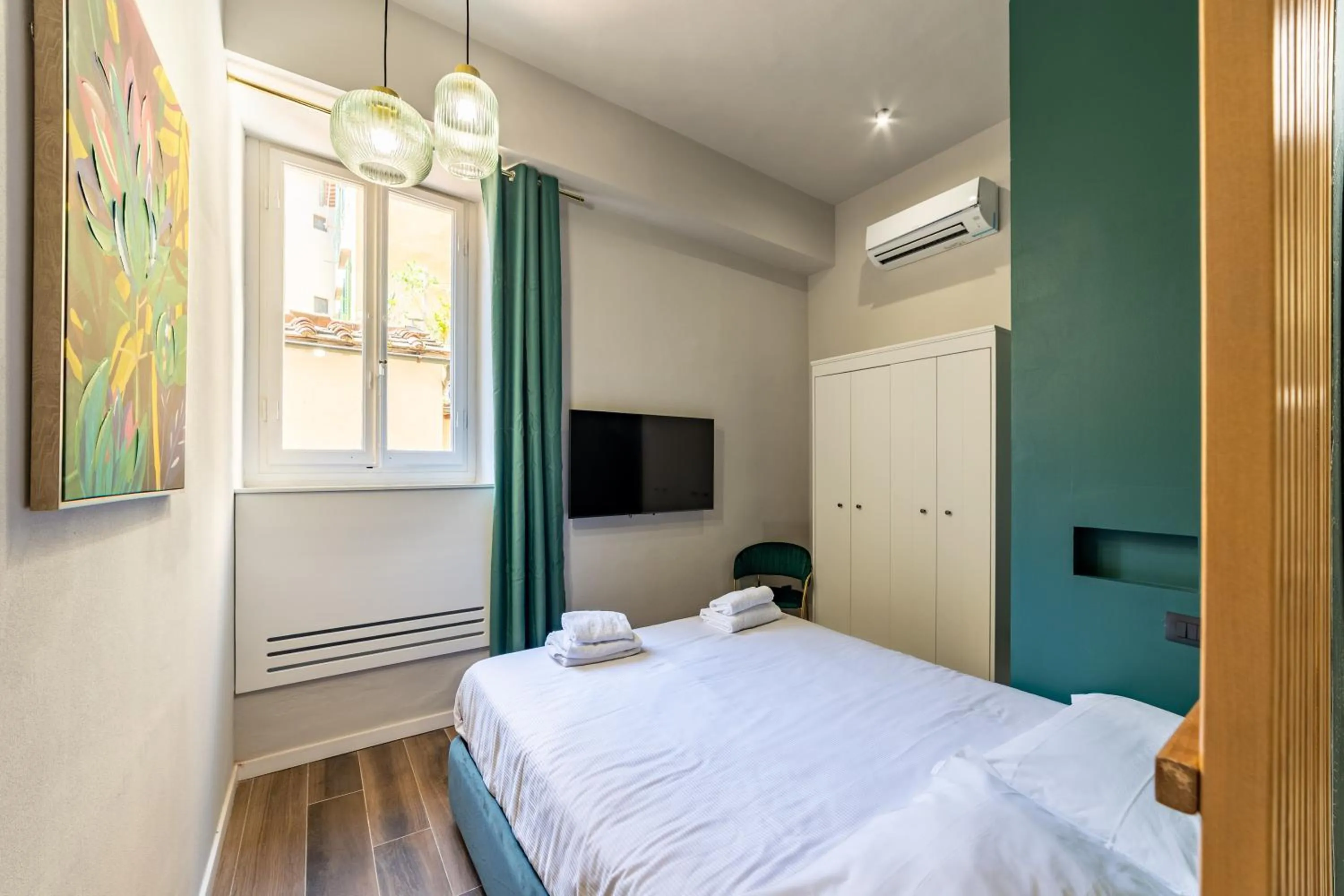 Bedroom, Bed in Romantic Room Duomo