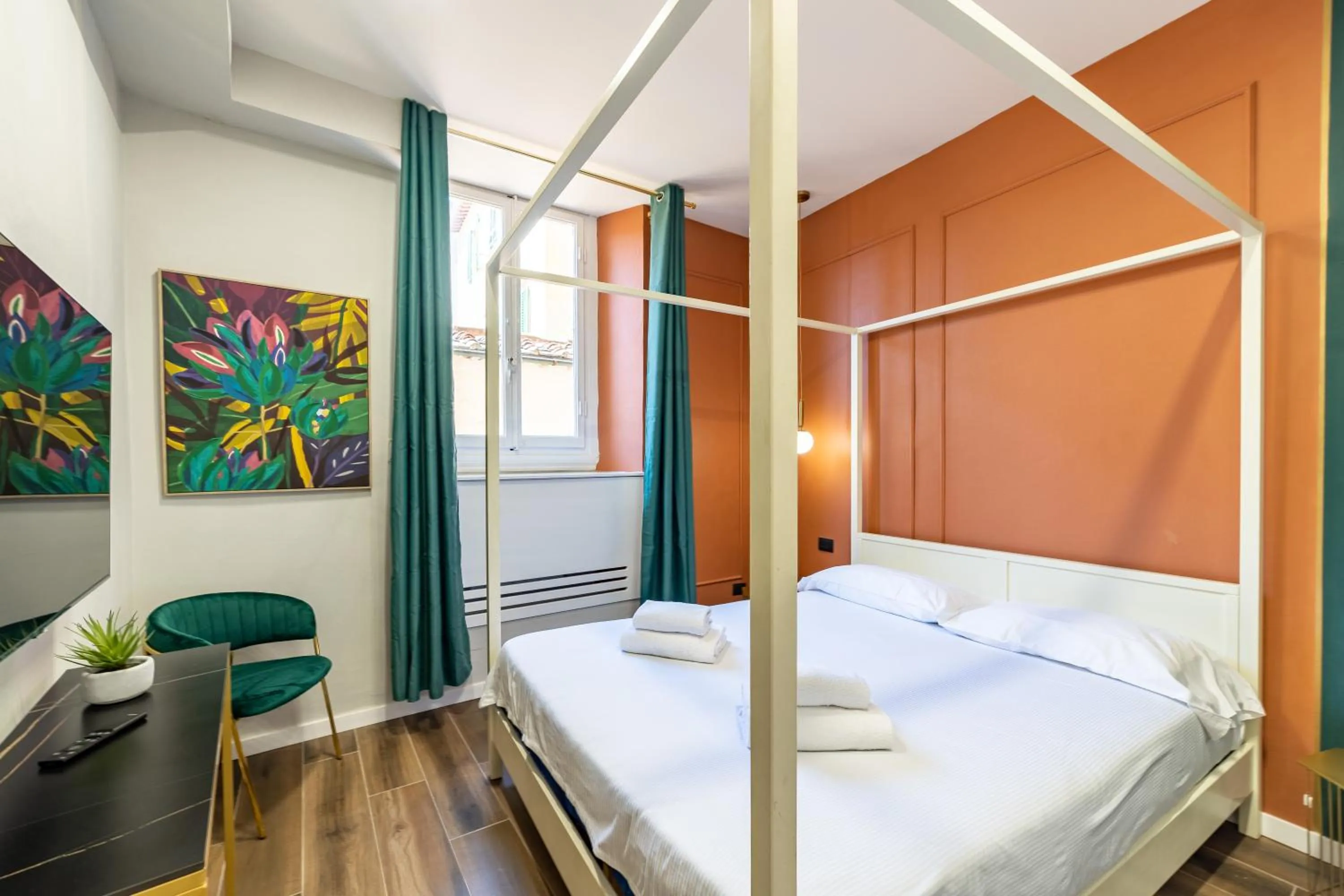 Bedroom, Bed in Romantic Room Duomo