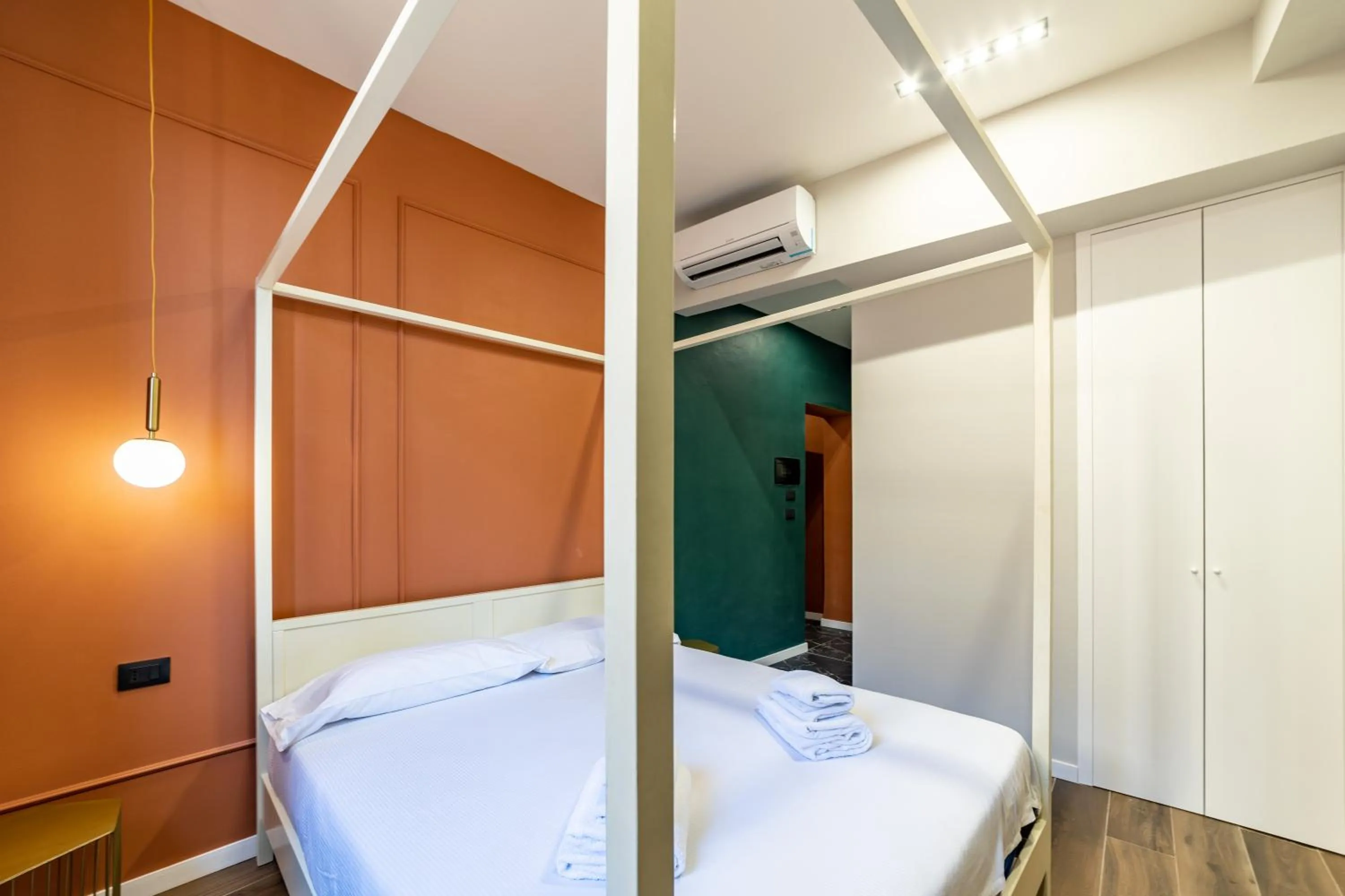 Bedroom, Bed in Romantic Room Duomo