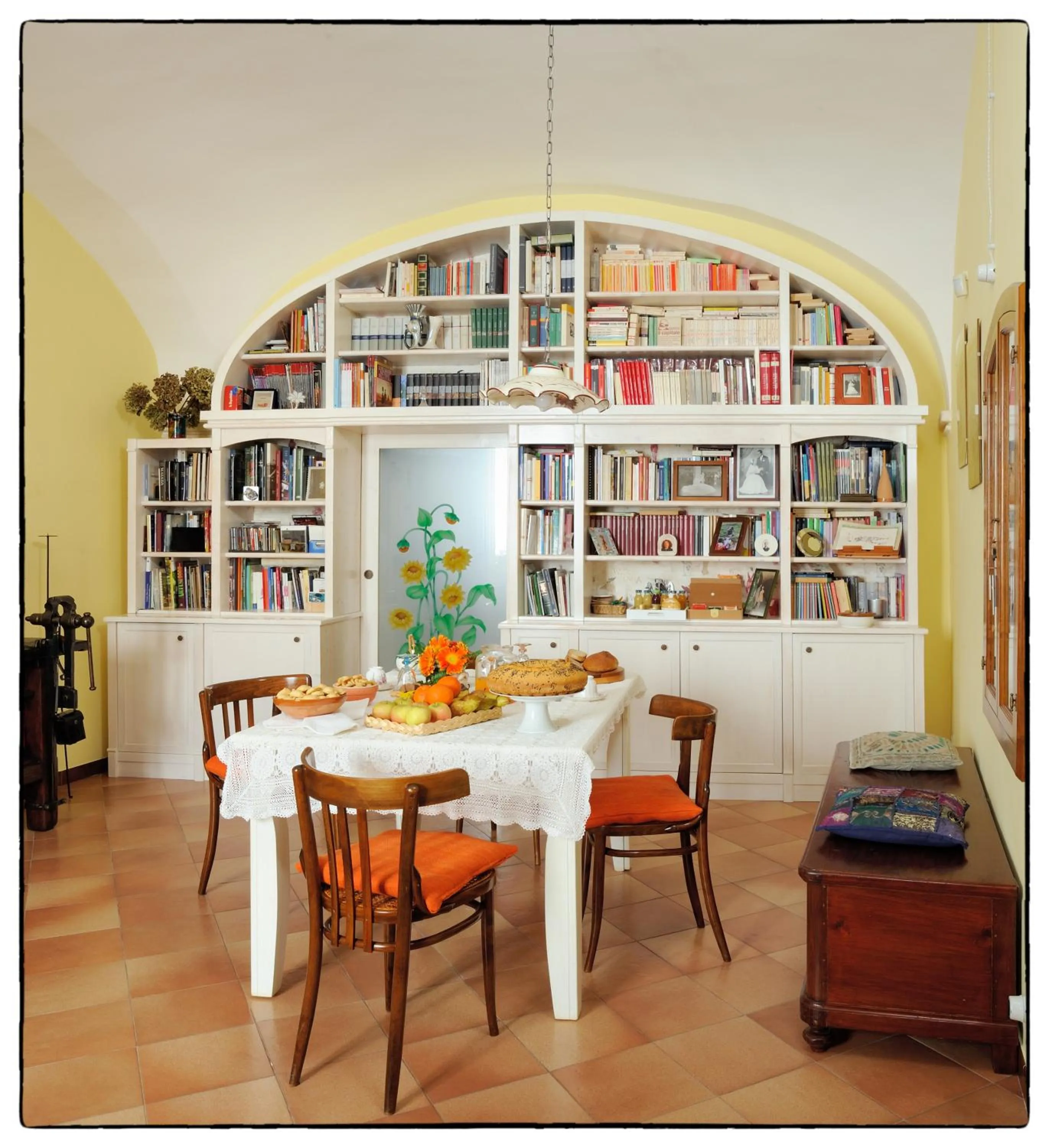 Communal lounge/ TV room in Santo Stefano