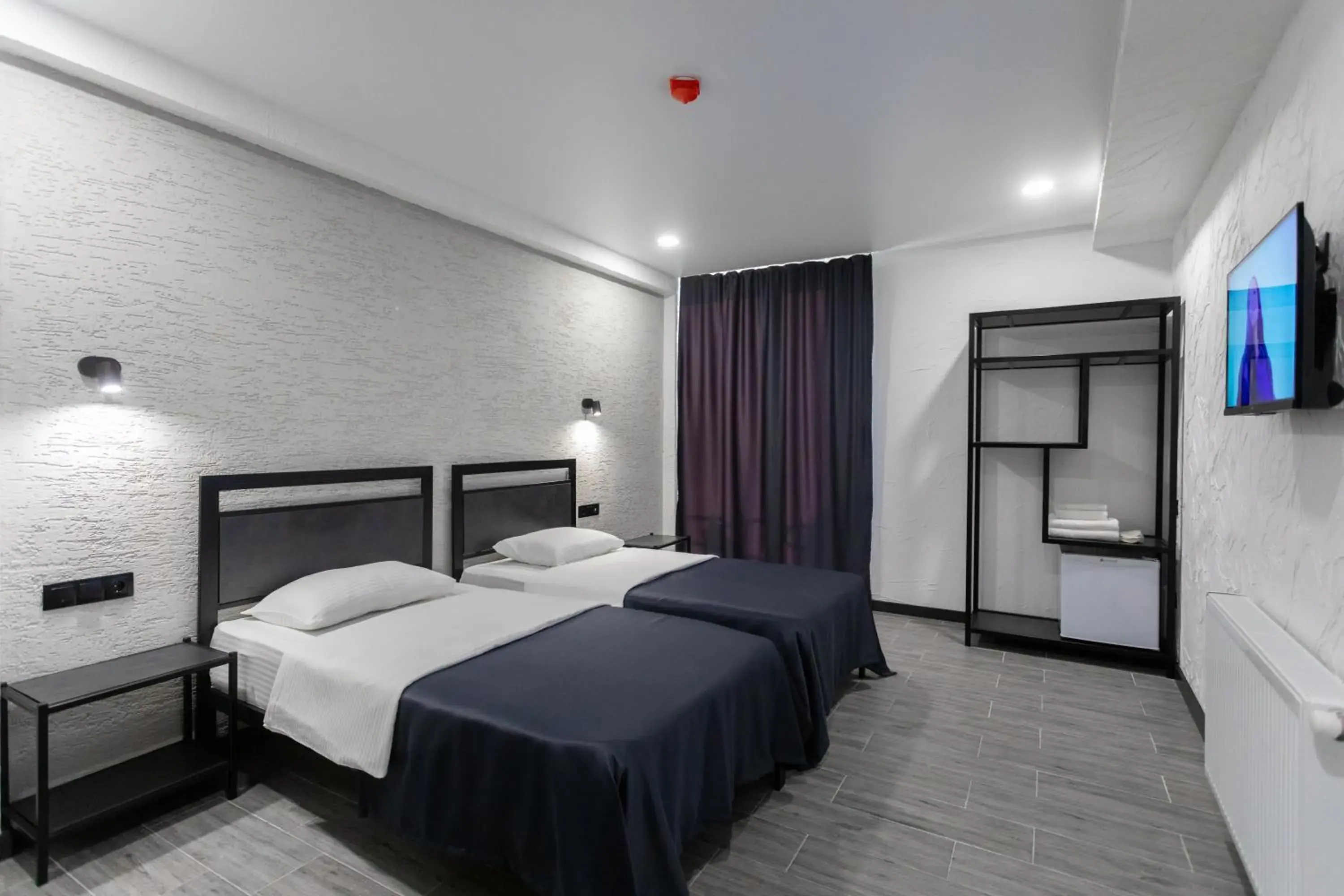 Twin Room with Private Bathroom in Hotel West Way Twin Room with Private Bathroom in Hotel West Way