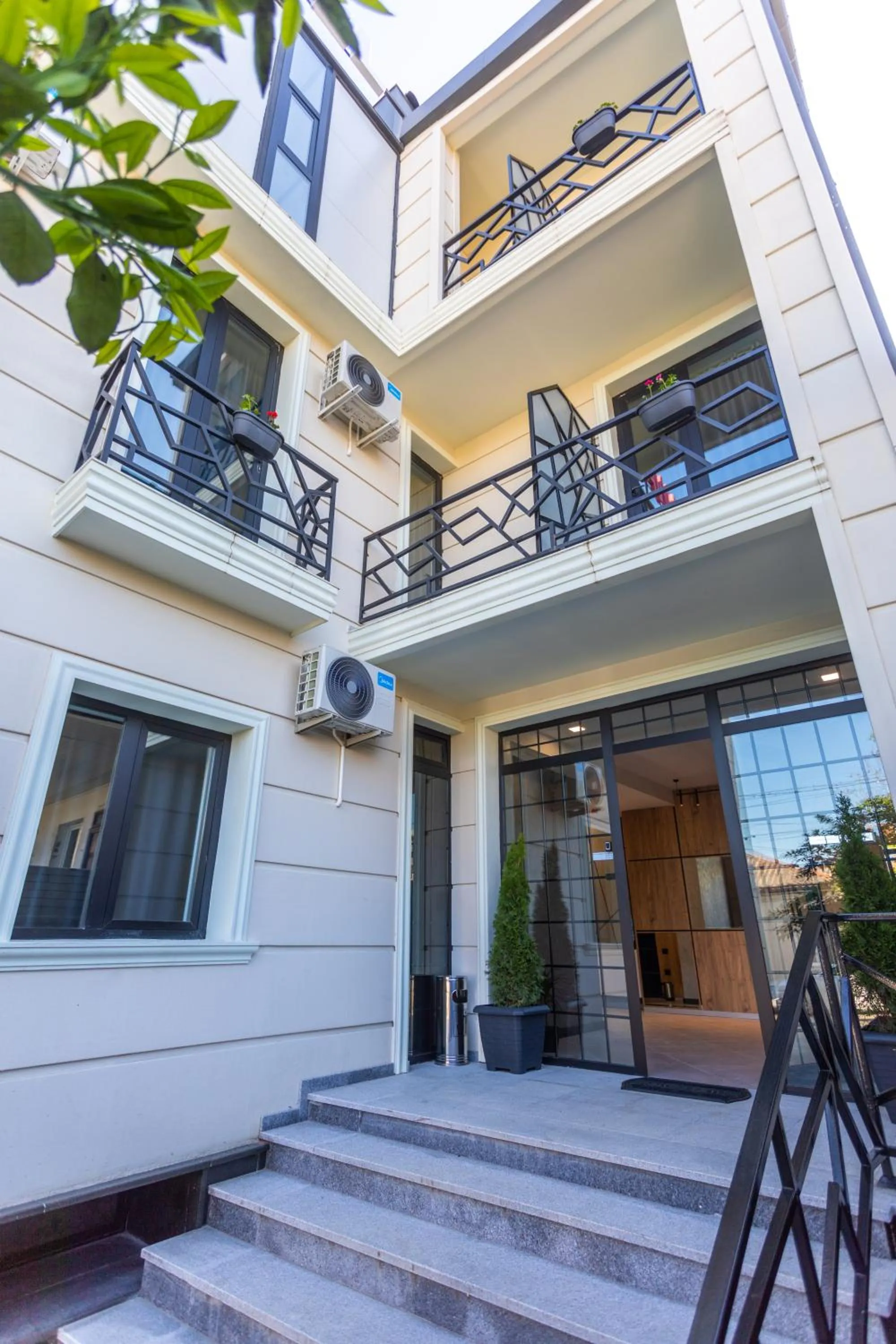 Property building in Hotel West Way