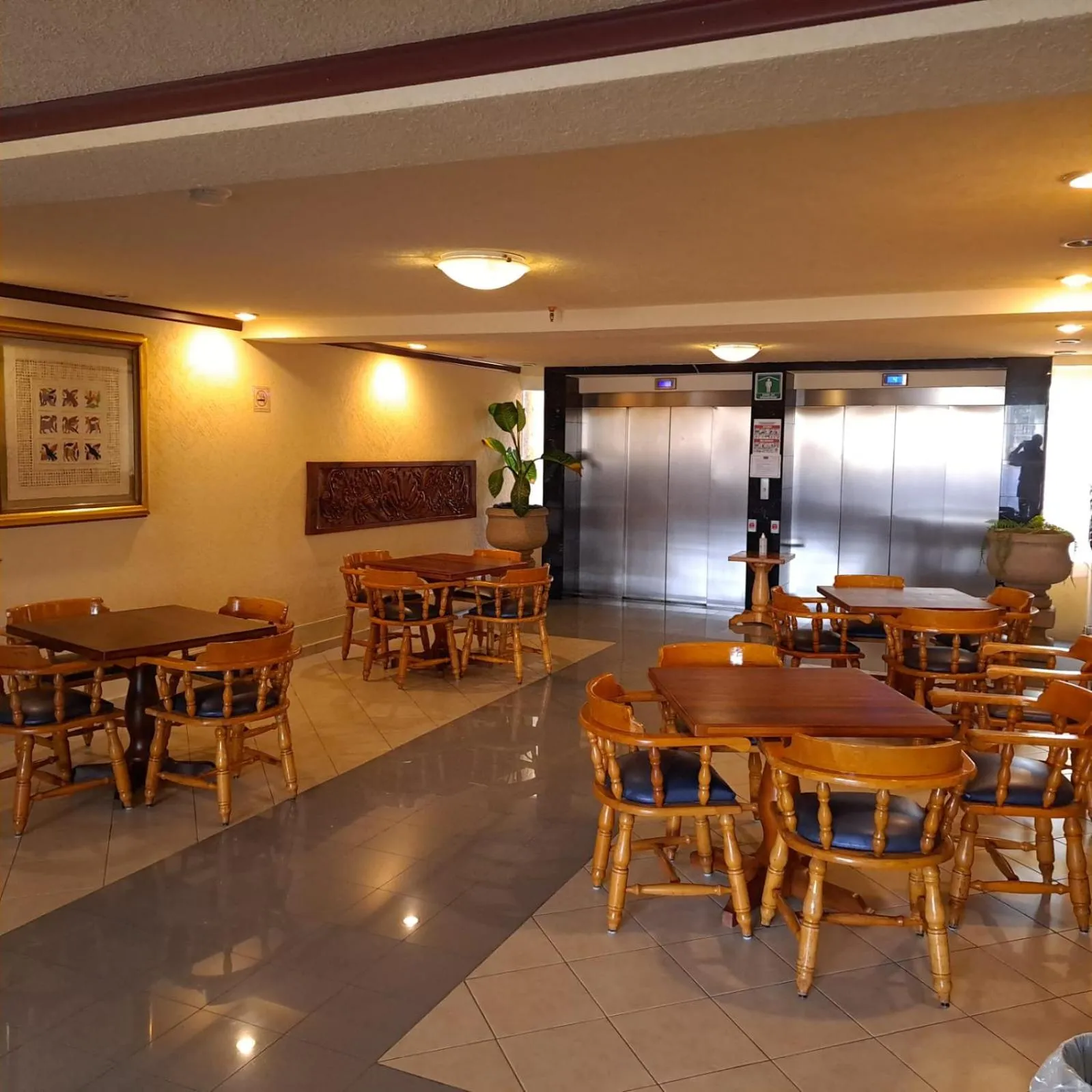 Seating area in Howard Johnson by Wyndham Toluca