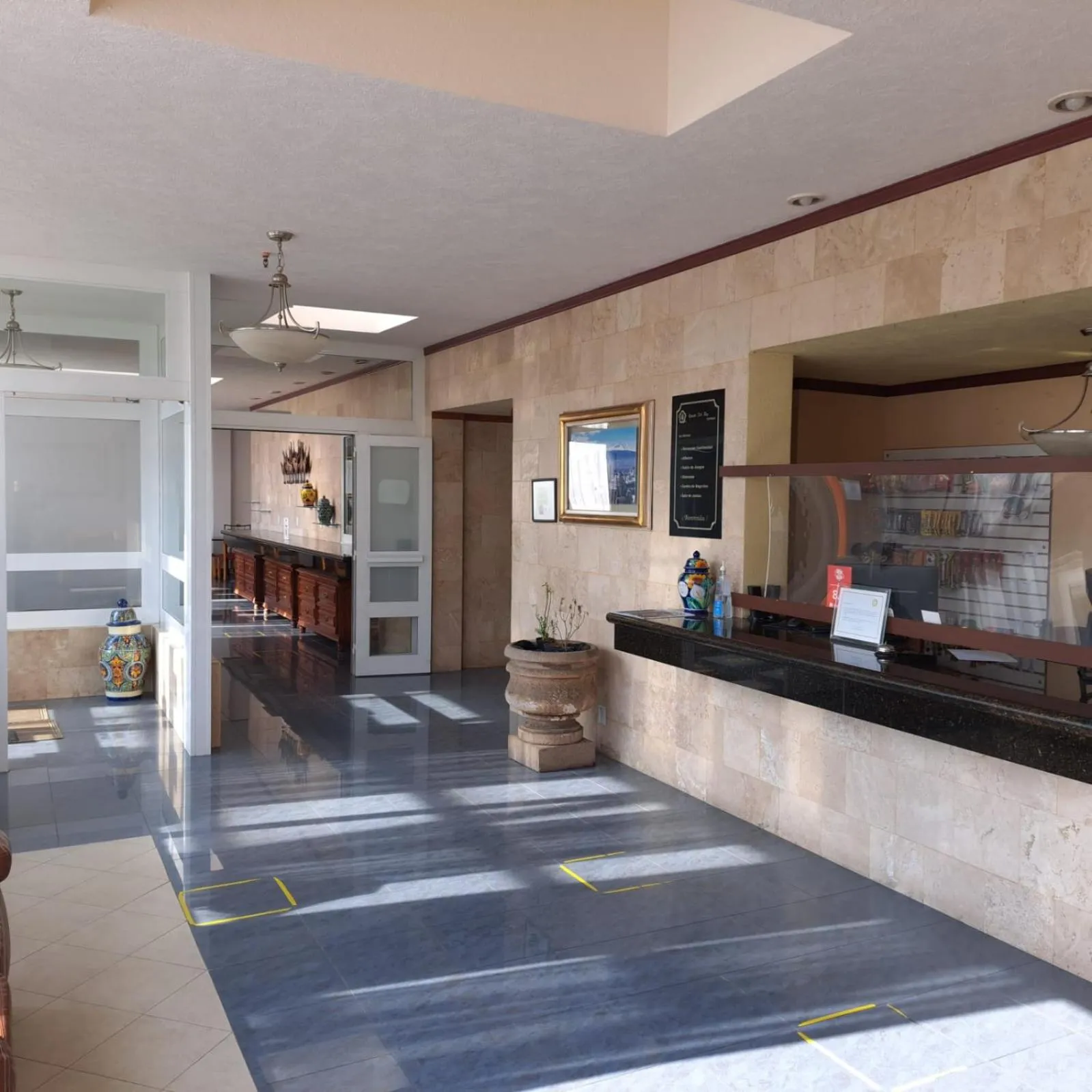 Lobby or reception in Howard Johnson by Wyndham Toluca