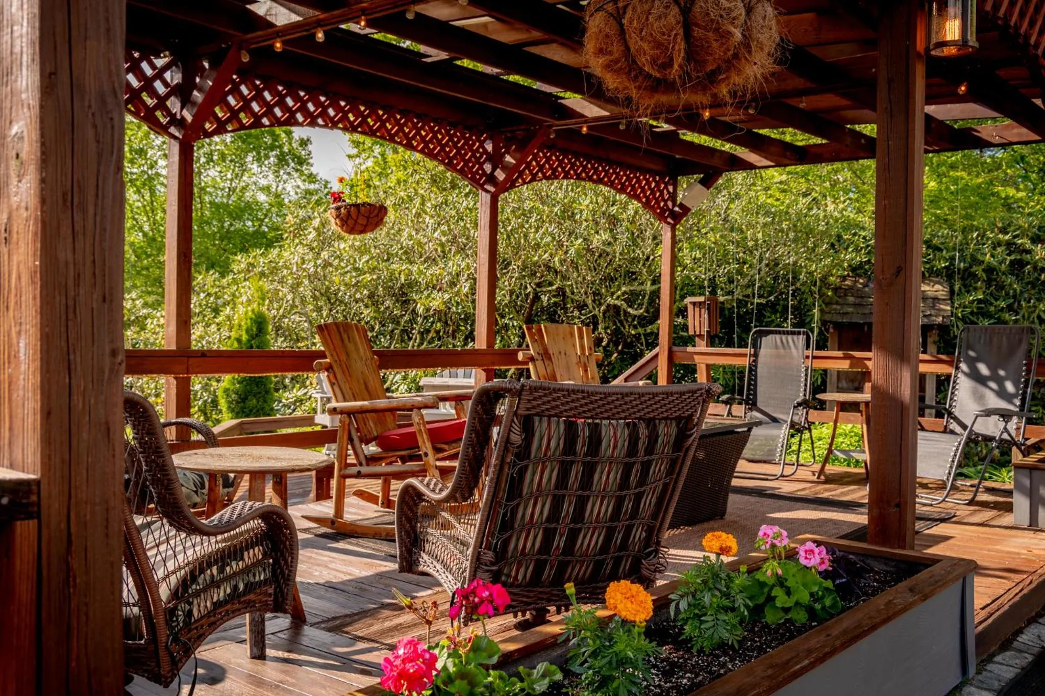 Patio in Azalea Garden Inn
