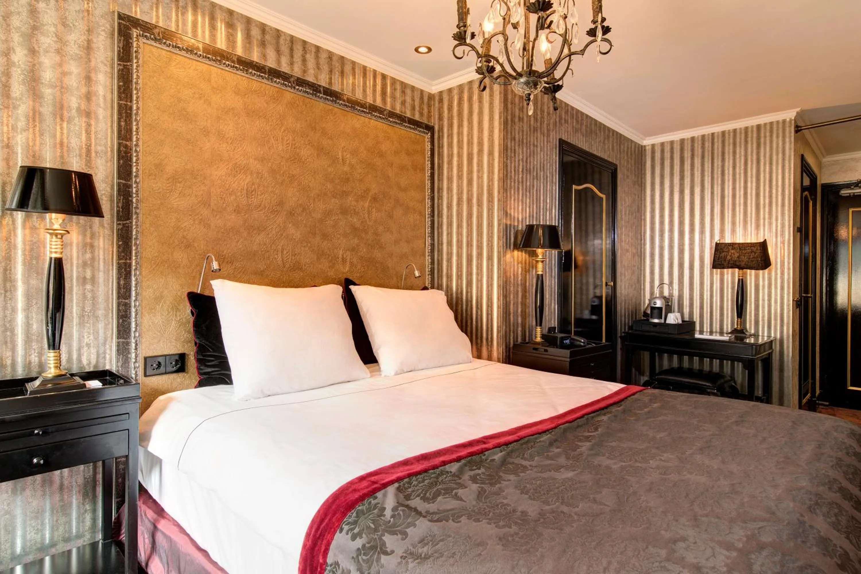 Bed in The Pavilions Amsterdam, The Toren