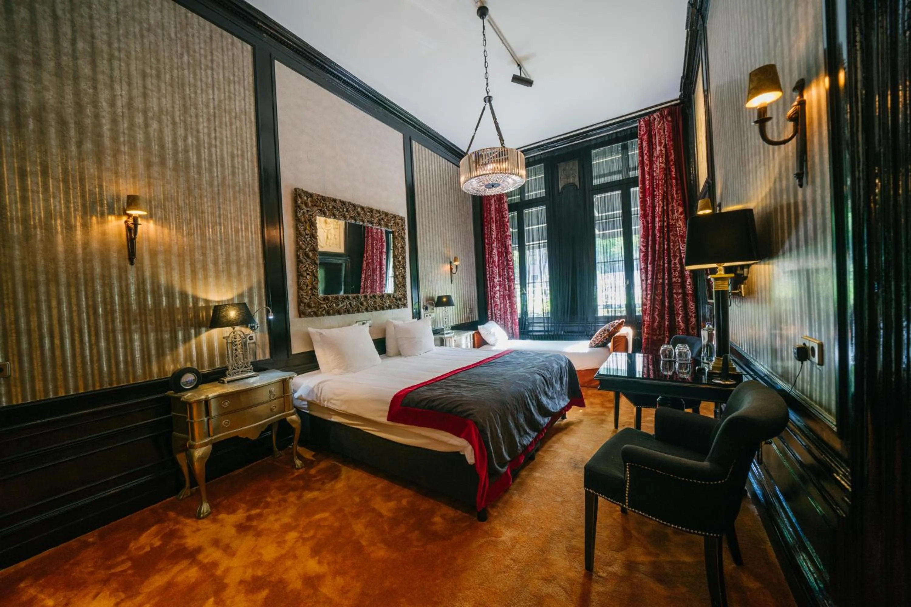 Bedroom, Bed in The Pavilions Amsterdam, The Toren