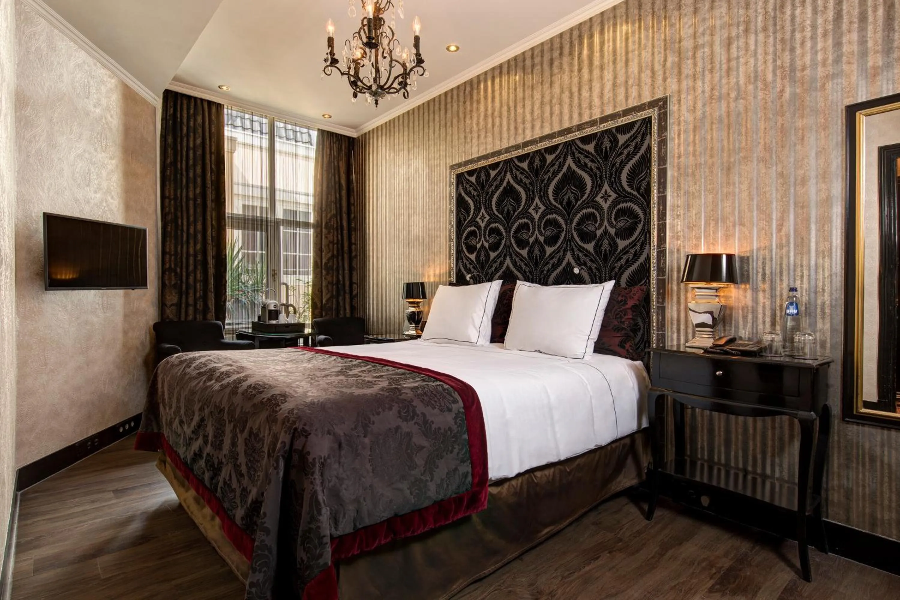 Bed in The Pavilions Amsterdam, The Toren