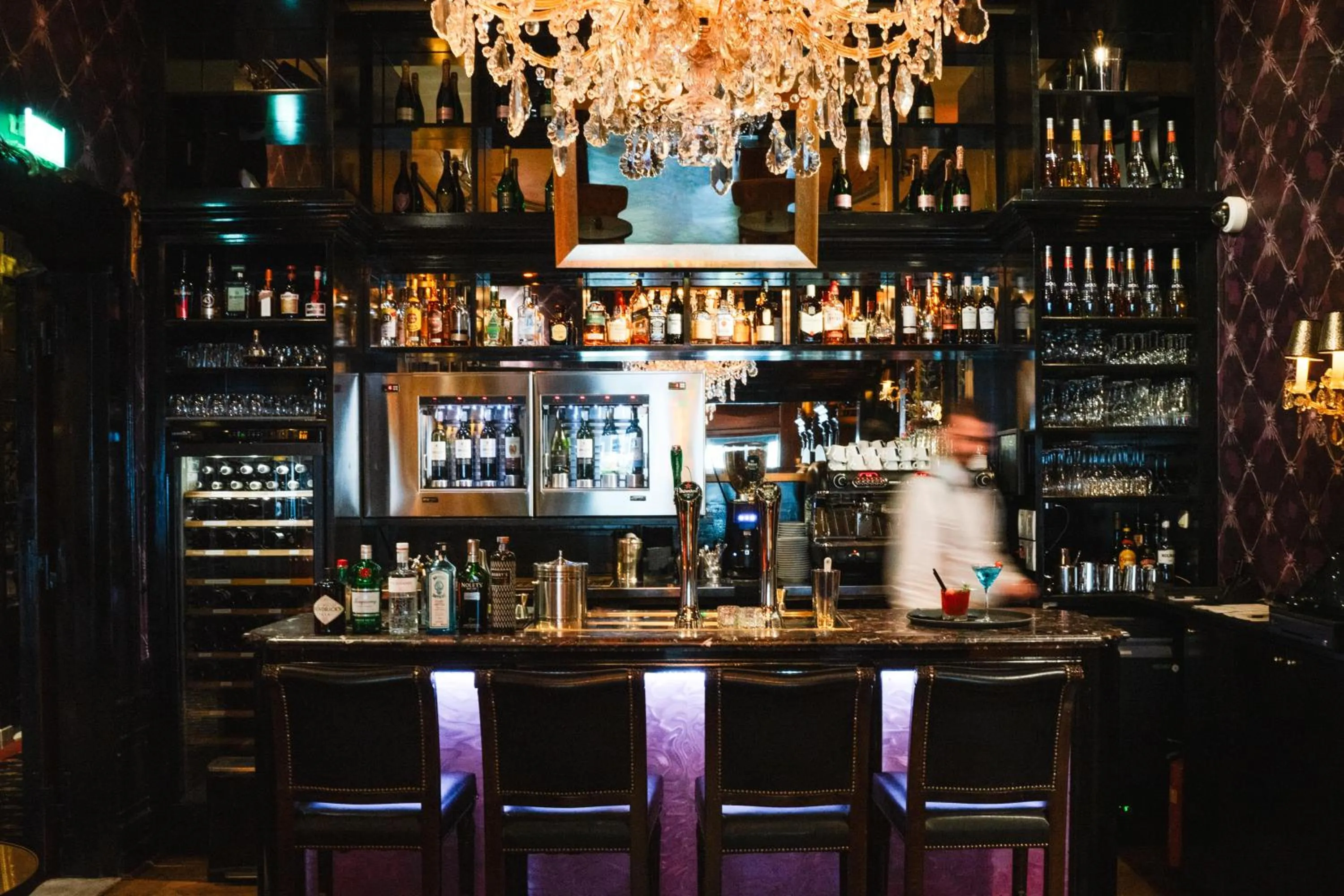 Food and drinks in The Pavilions Amsterdam, The Toren