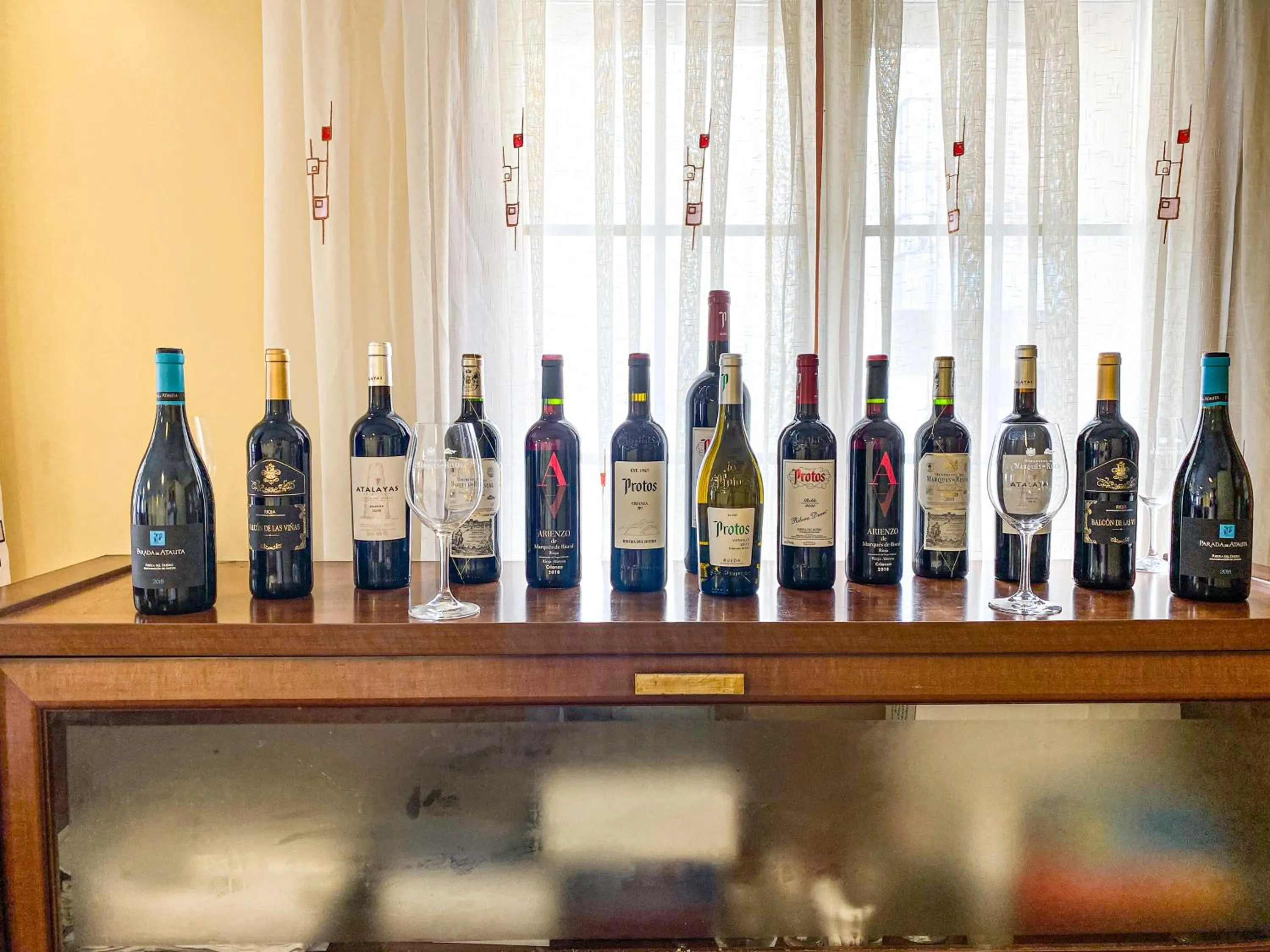 Restaurant/places to eat in Hostal Ainoa