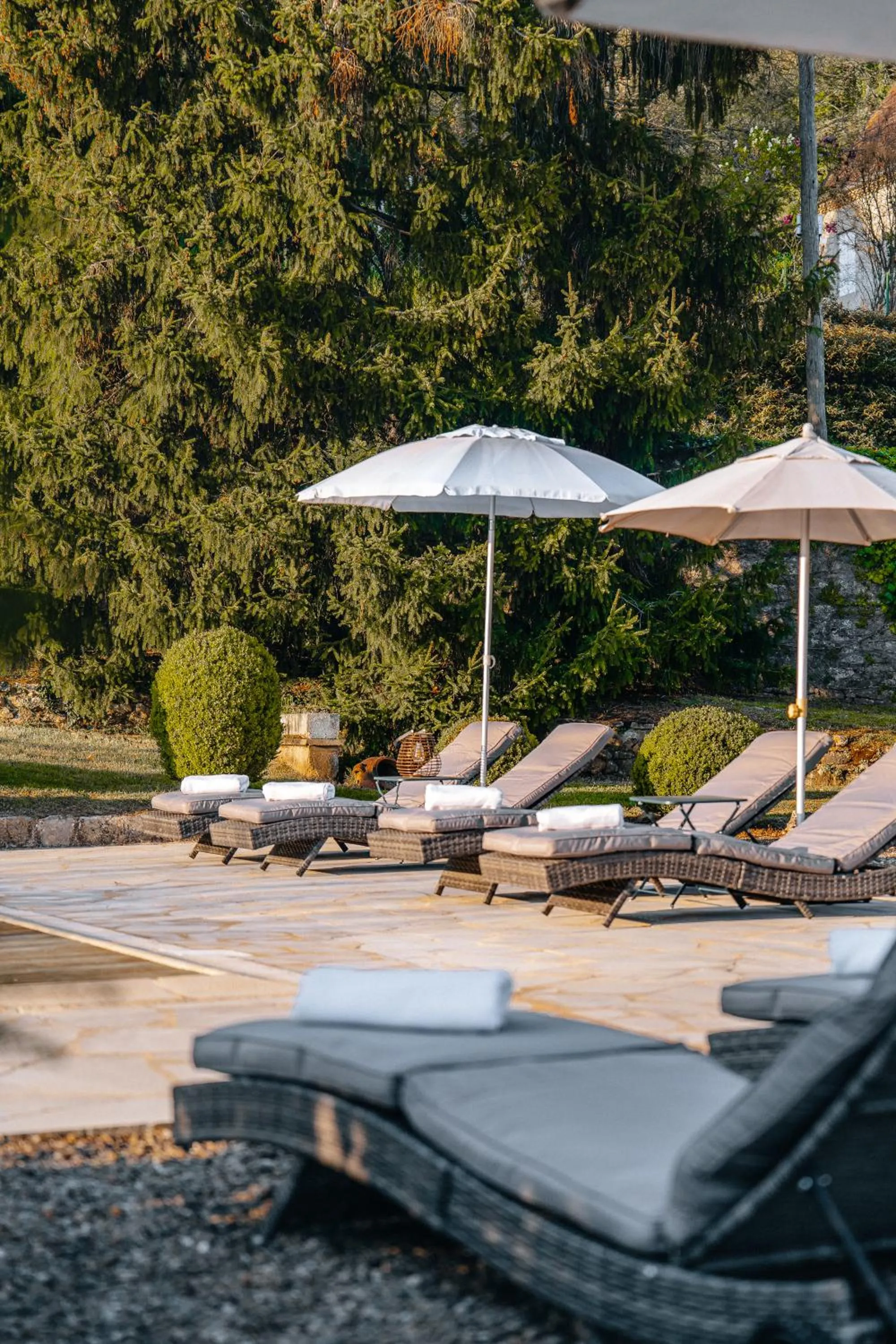Swimming pool in Hôtel l'Abbaye