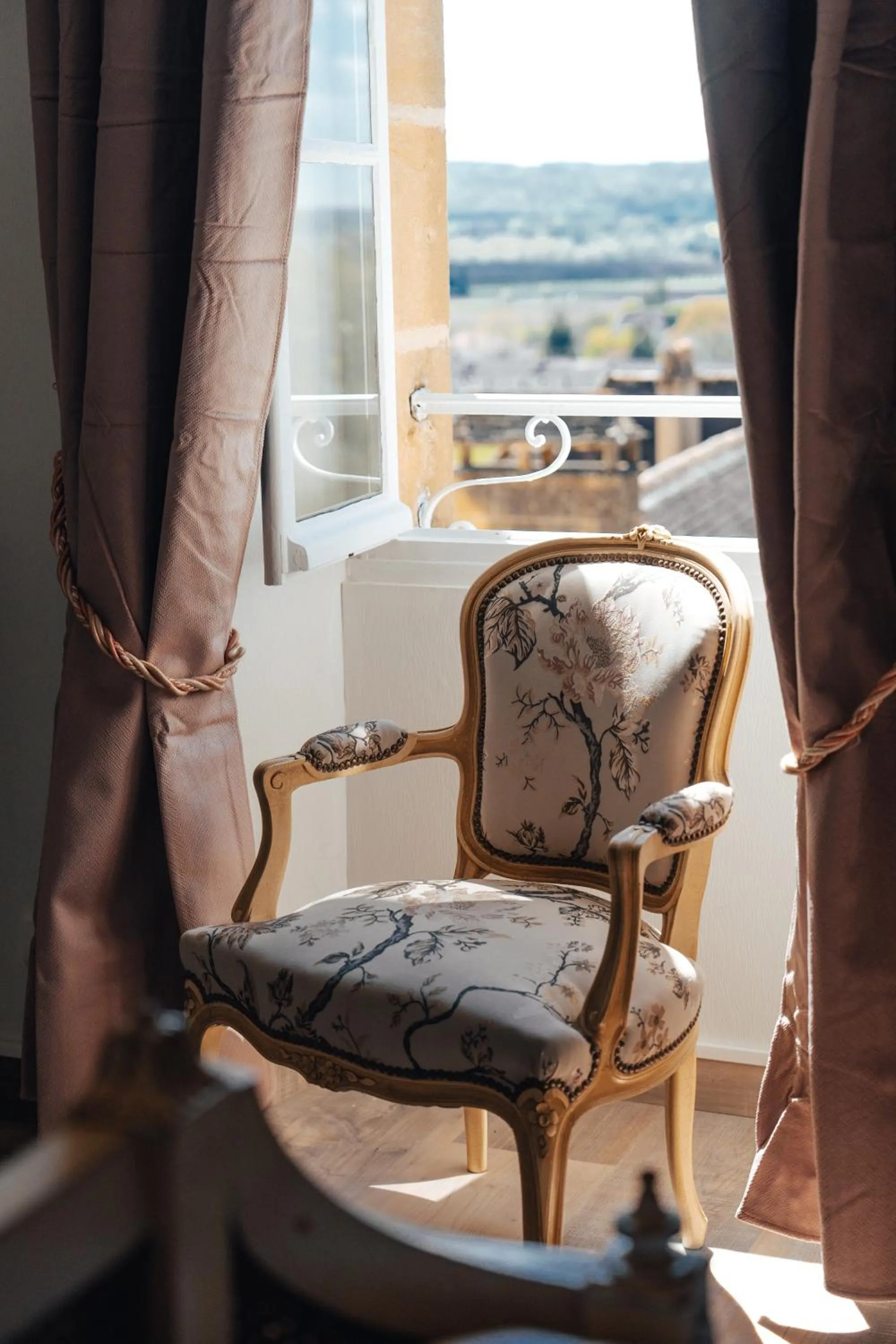 Seating area in Hôtel l'Abbaye