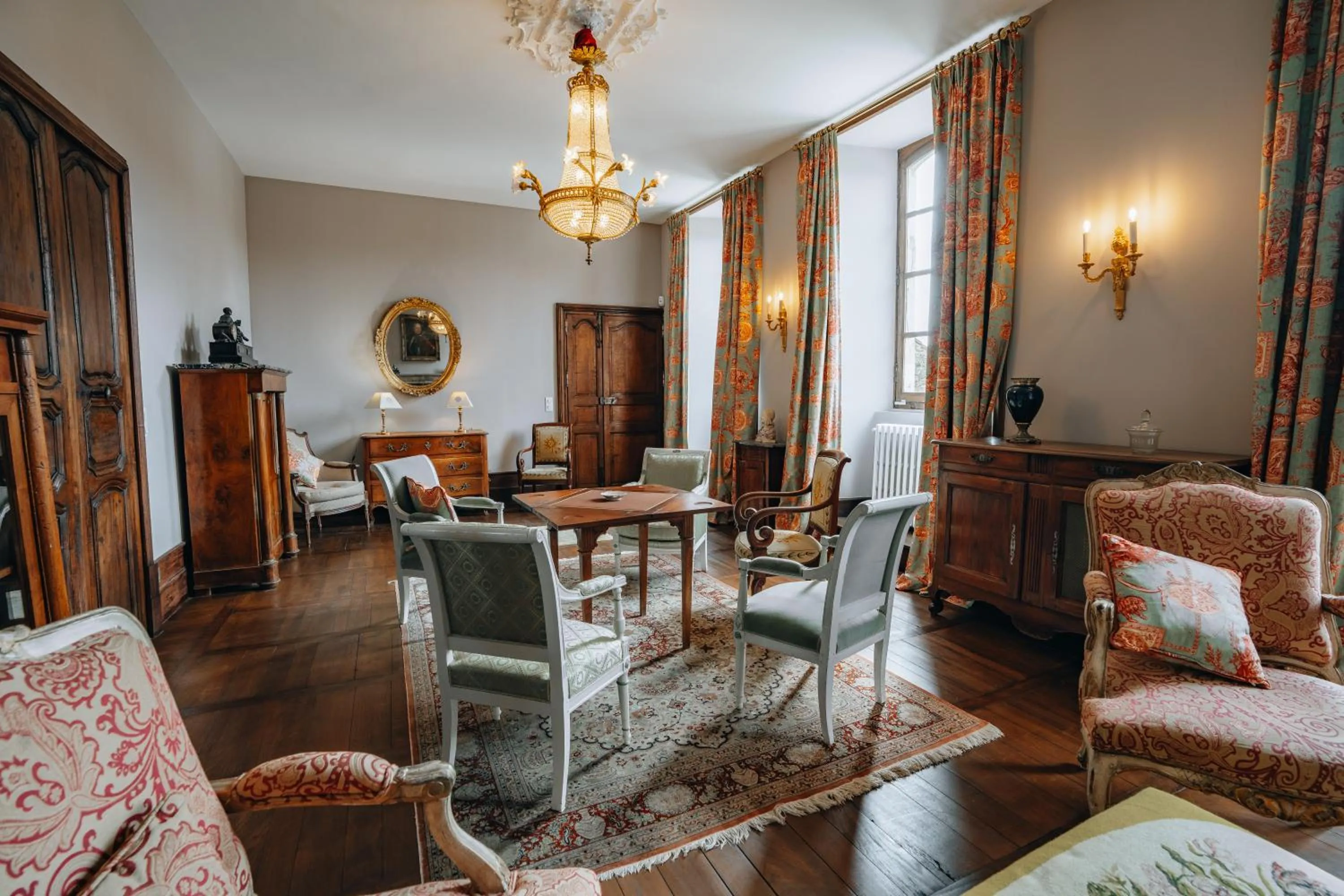 Living room in Hôtel l'Abbaye