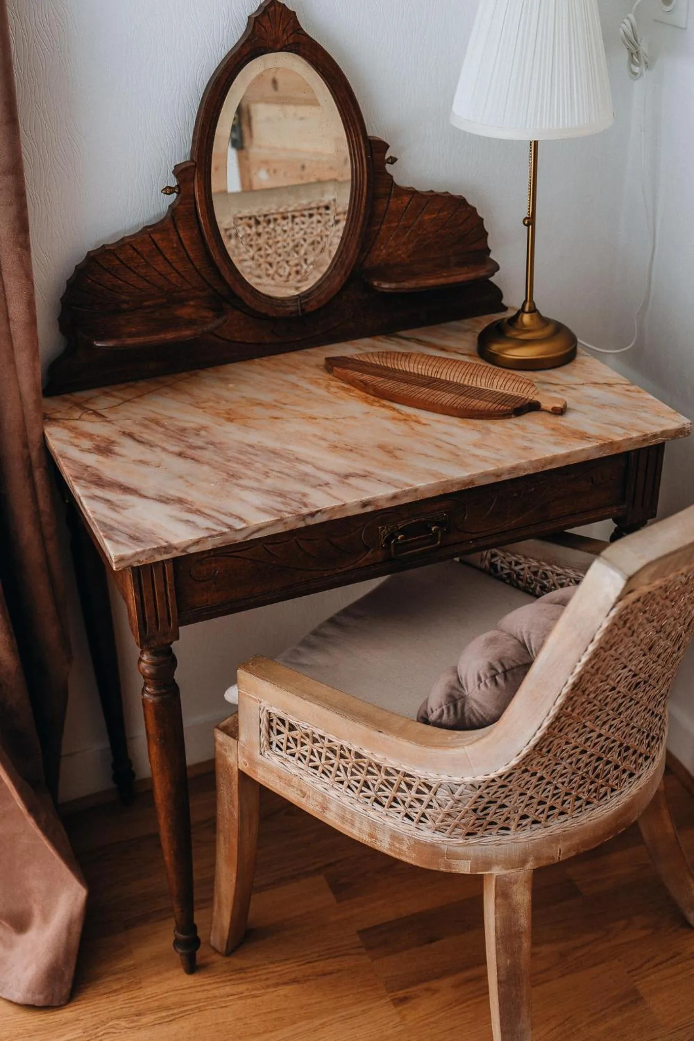 Seating area in Hôtel l'Abbaye