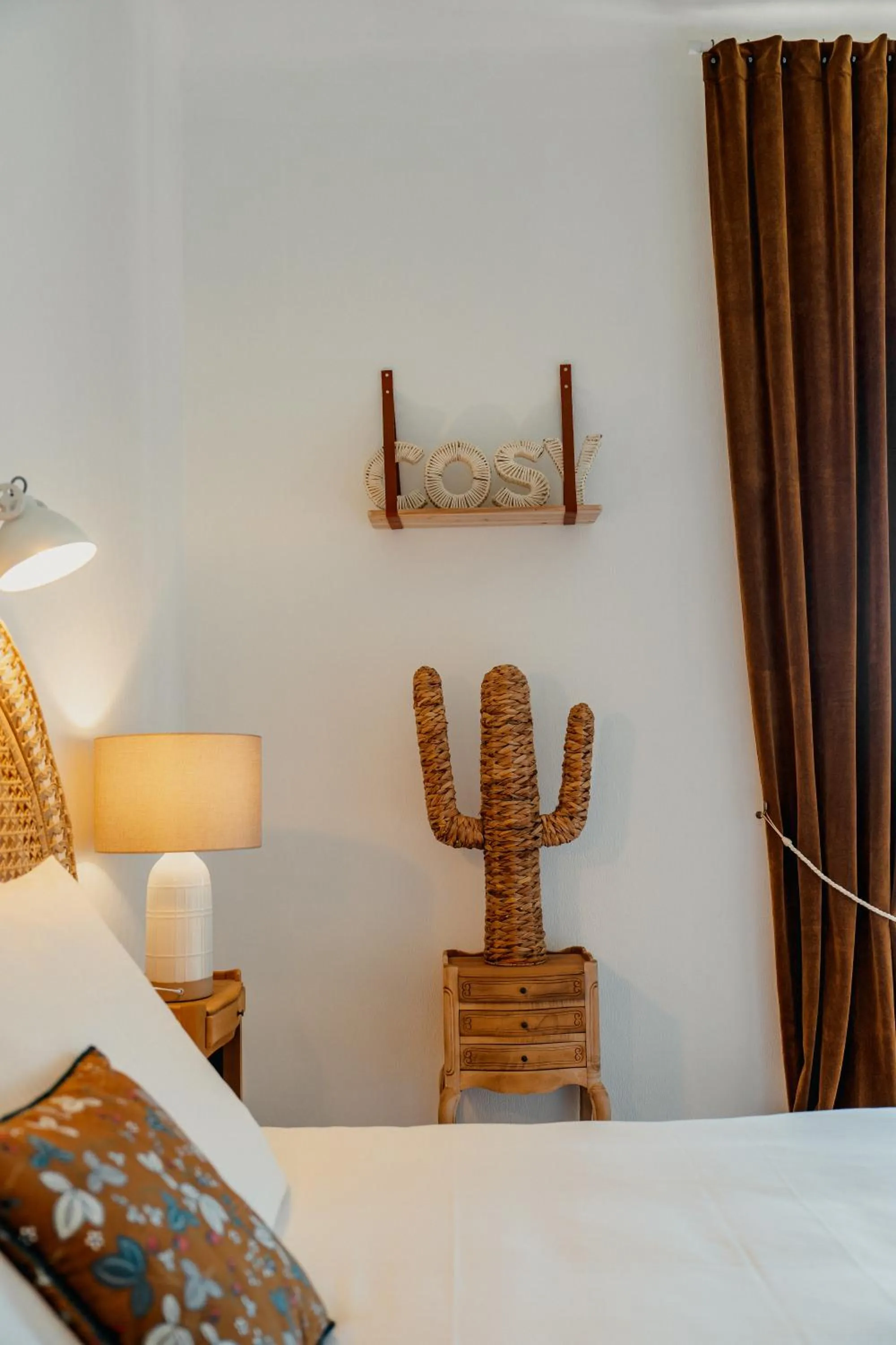 Decorative detail, Bed in Hôtel l'Abbaye