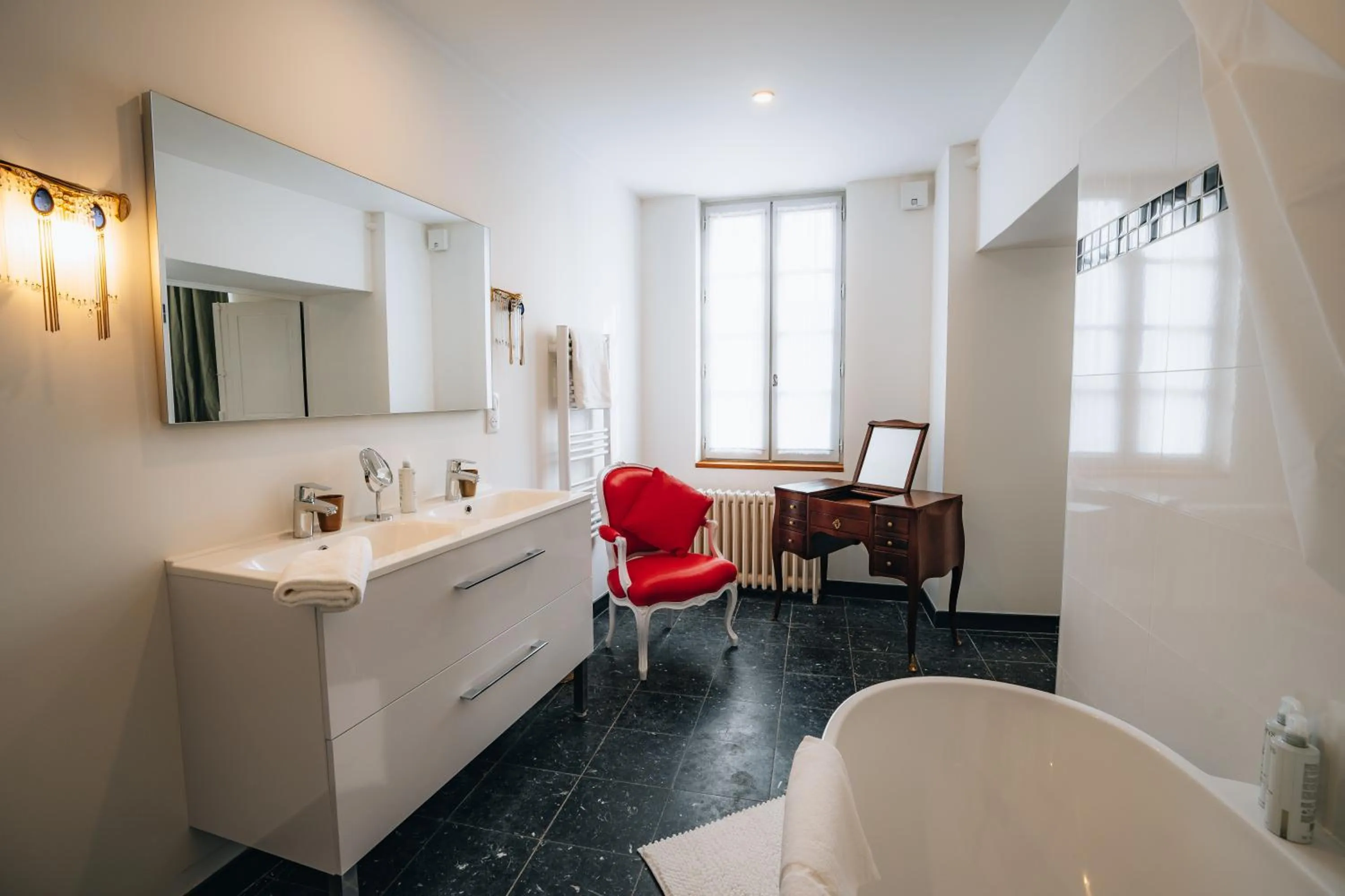 Bathroom in Hôtel l'Abbaye