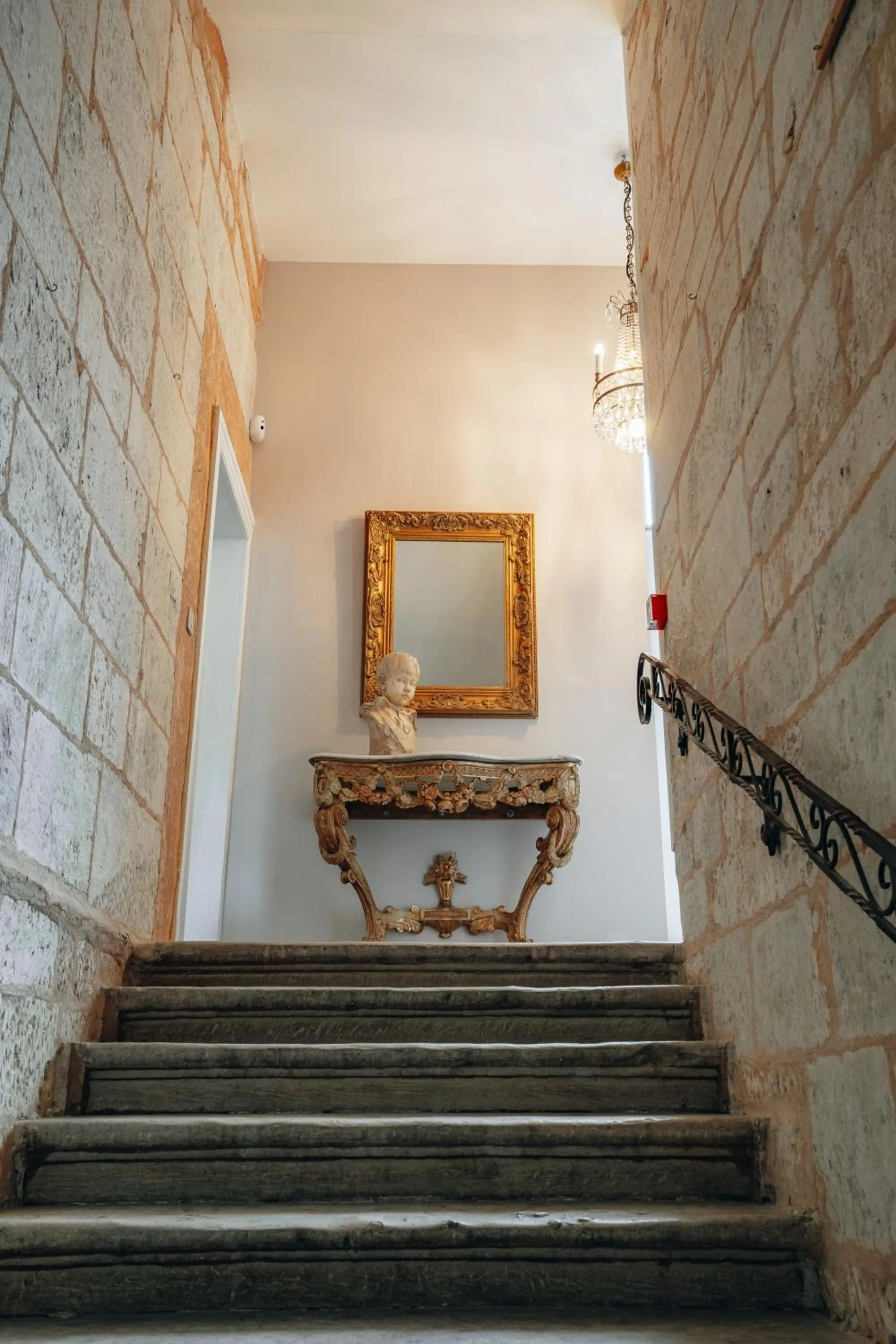 Decorative detail in Hôtel l'Abbaye