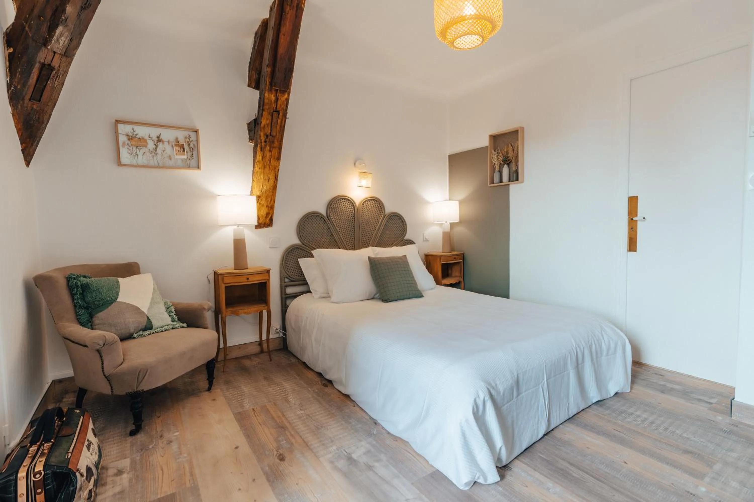 Bedroom, Bed in Hôtel l'Abbaye