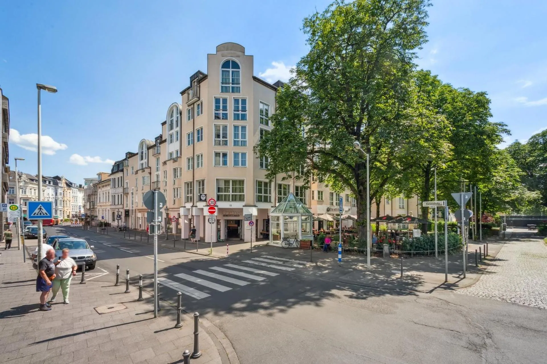 Property building in Home and CoLiving Bonn I Aparthotel