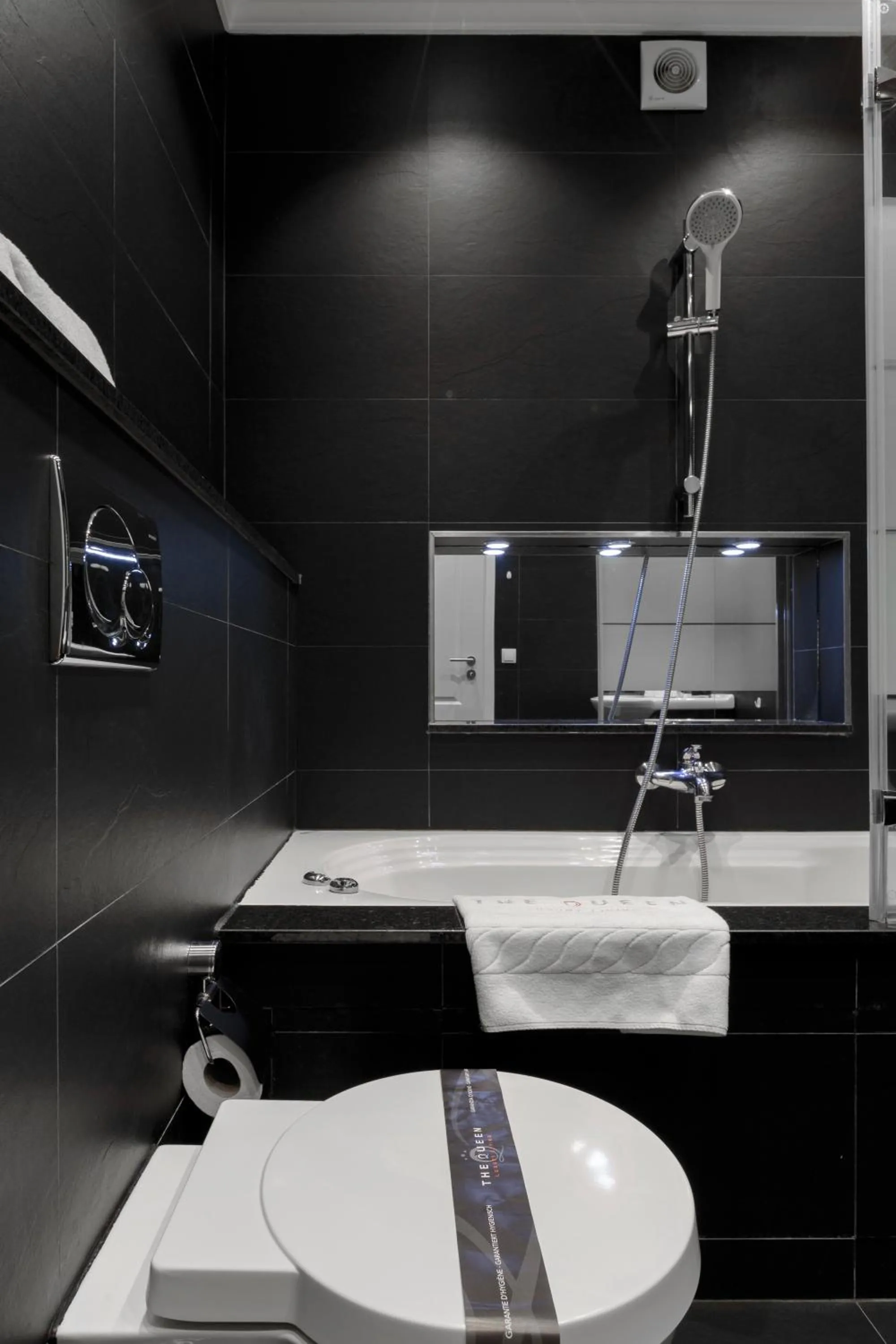 The Queen Luxury Apartments - Villa Fiorita