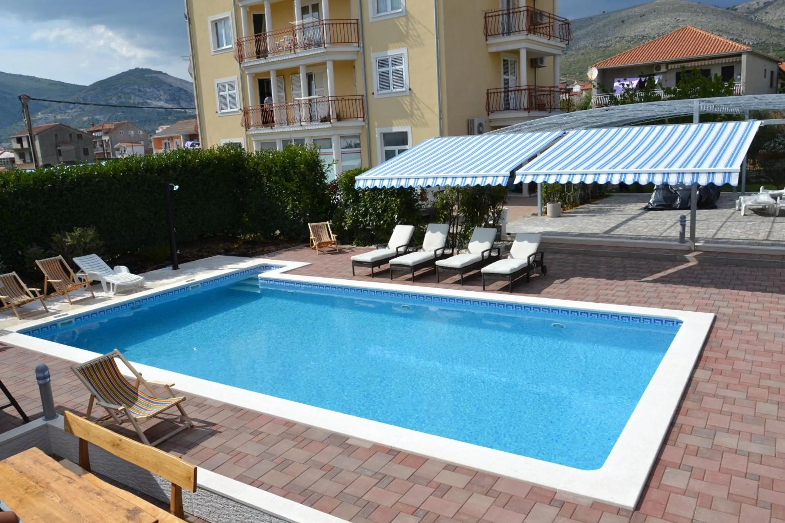 Pool view in Apartment Mary