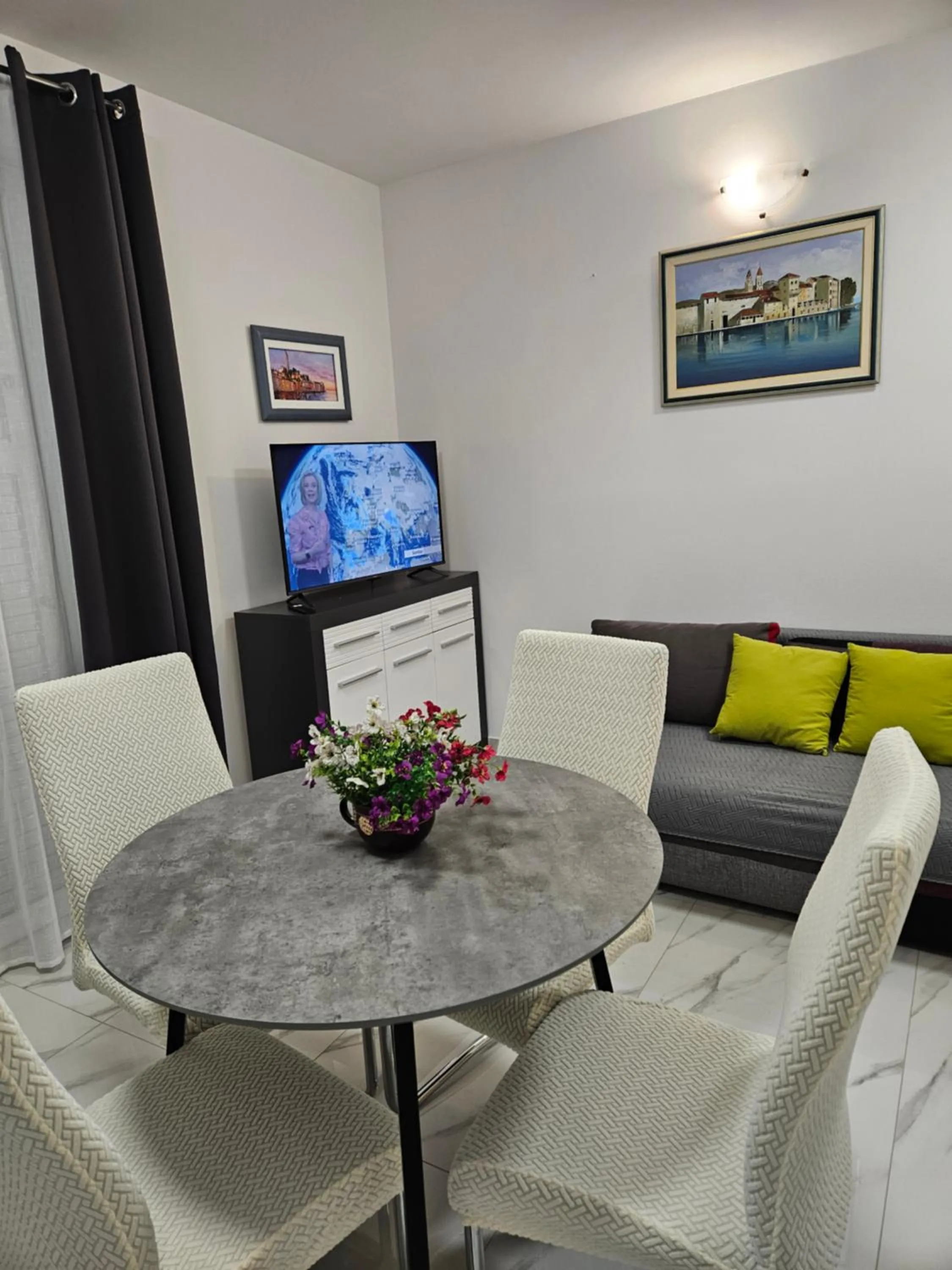 TV and multimedia in Apartment Mary
