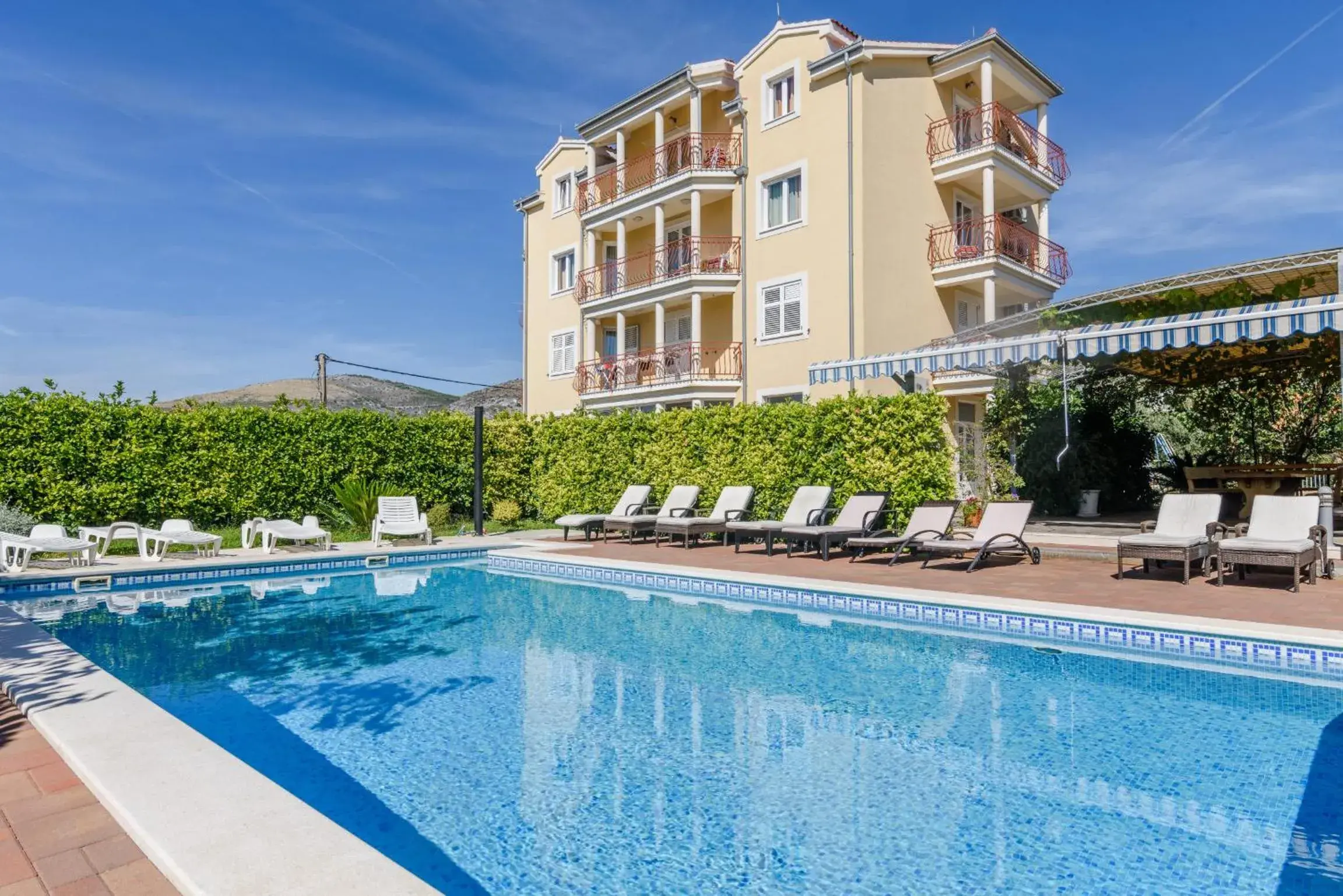 One-Bedroom Apartment with Balcony in Apartment Mary One-Bedroom Apartment with Balcony in Apartment Mary