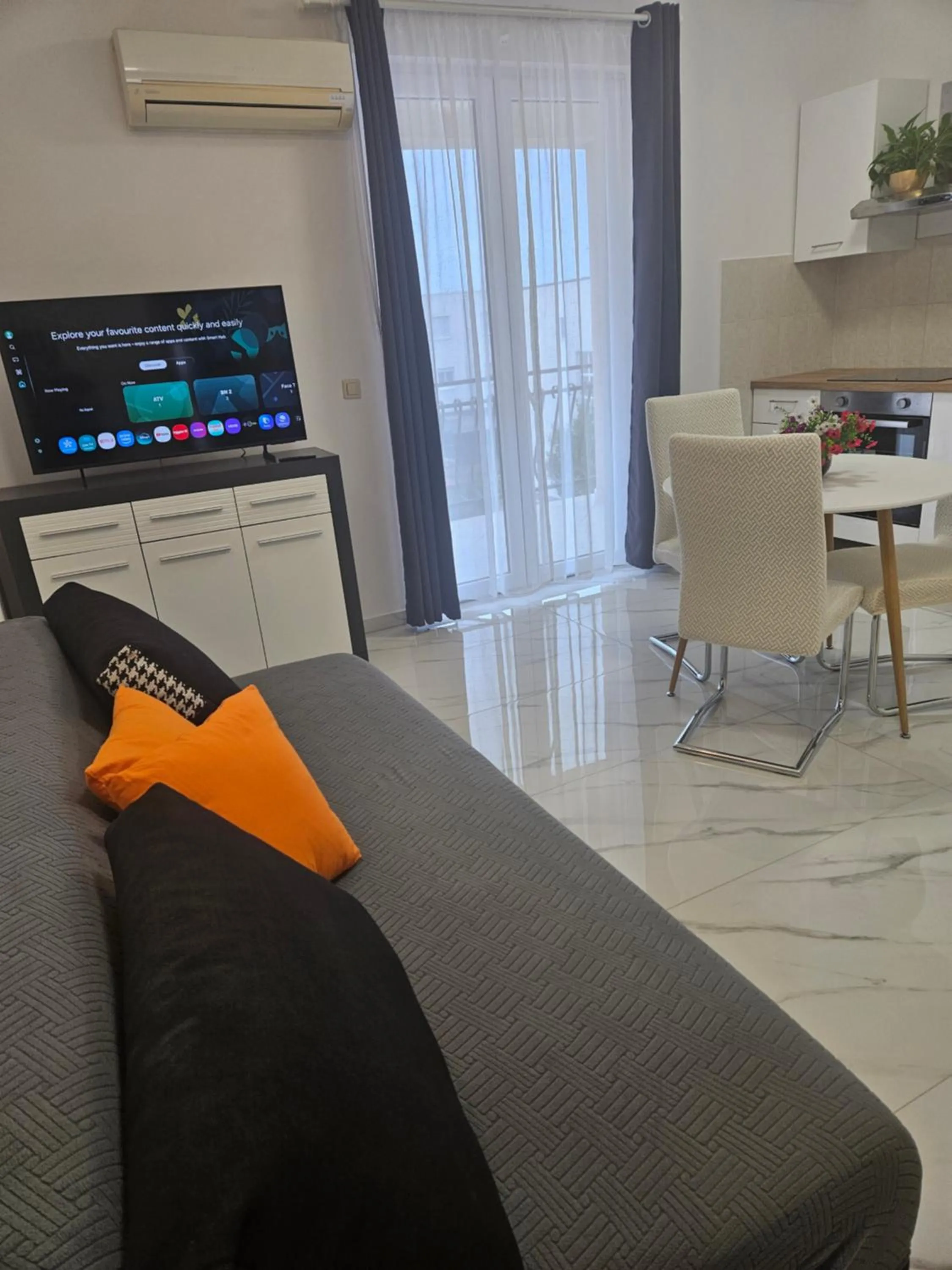 TV and multimedia in Apartment Mary
