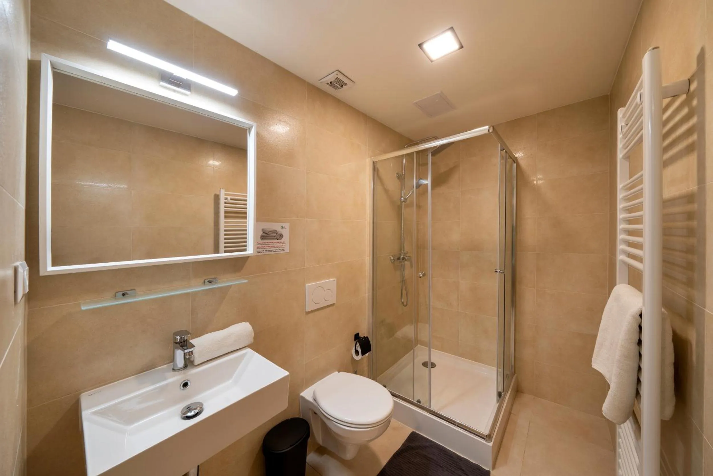 Shower in Apart Hotel Zborovska